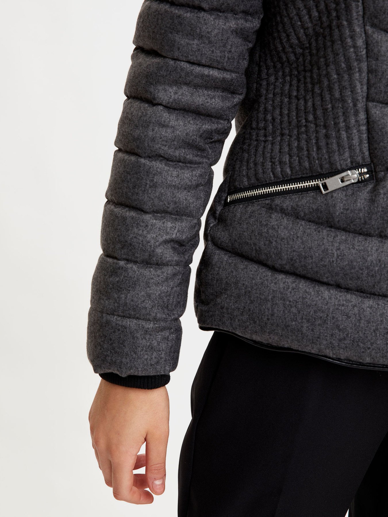 Демисезонная куртка DeFacto модель R1654AZ-GR2 Демисезонная куртка DeFacto модель R1654AZ-GR2 Фото