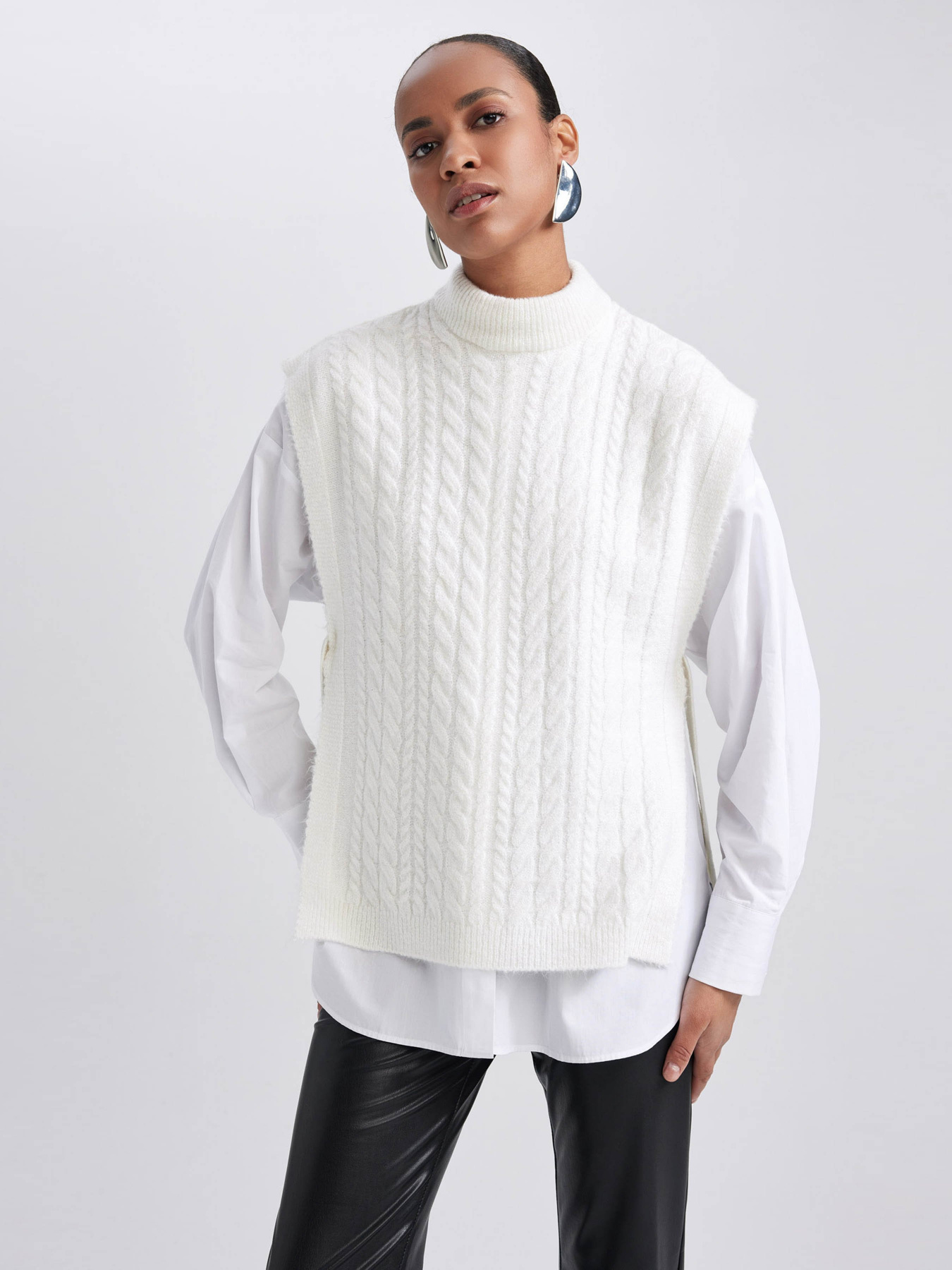 Жилет DeFacto модель A3875AX-ER105 Жилет DeFacto модель A3875AX-ER105 Фото