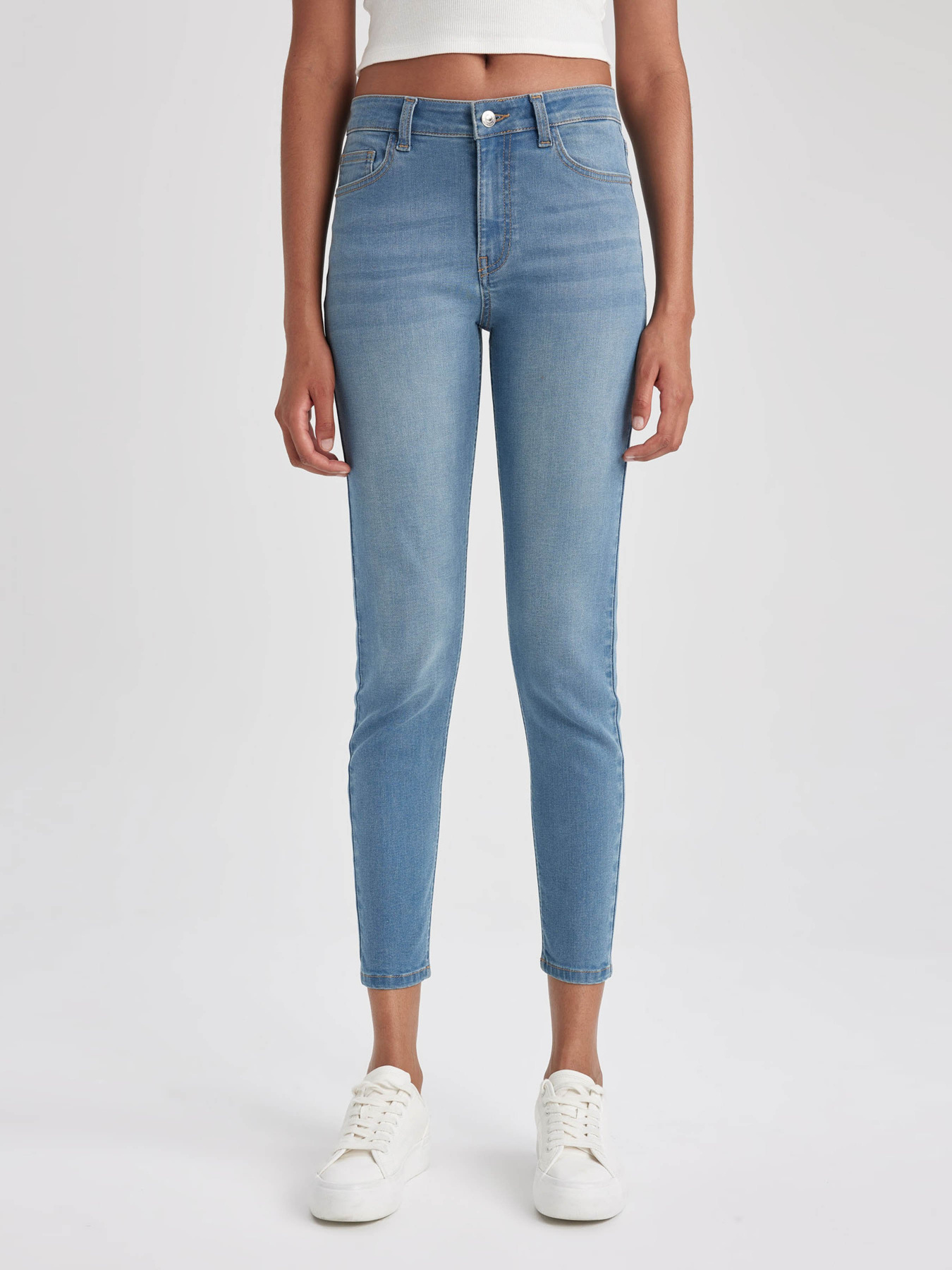 Завужені джинси DeFacto модель A5142AX-NM28 Фото