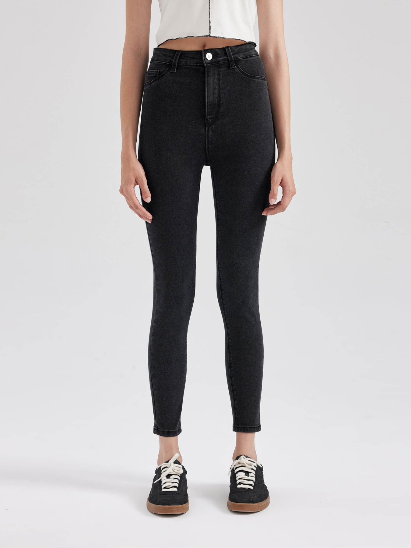 Завужені джинси DeFacto модель A5819AX-NM36 Фото