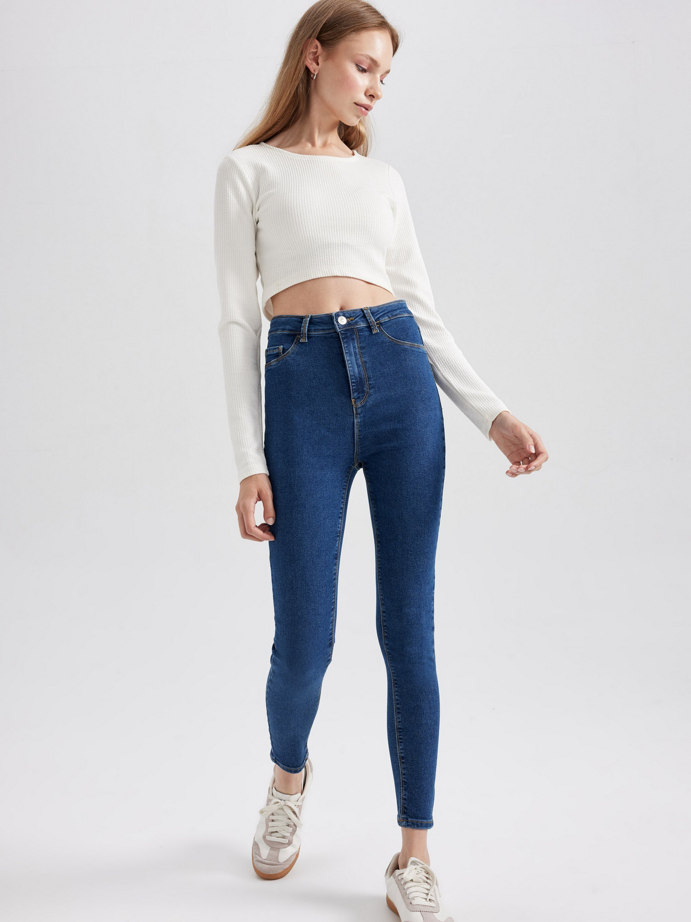 Завужені джинси DeFacto модель A5823AX-NM28 Фото