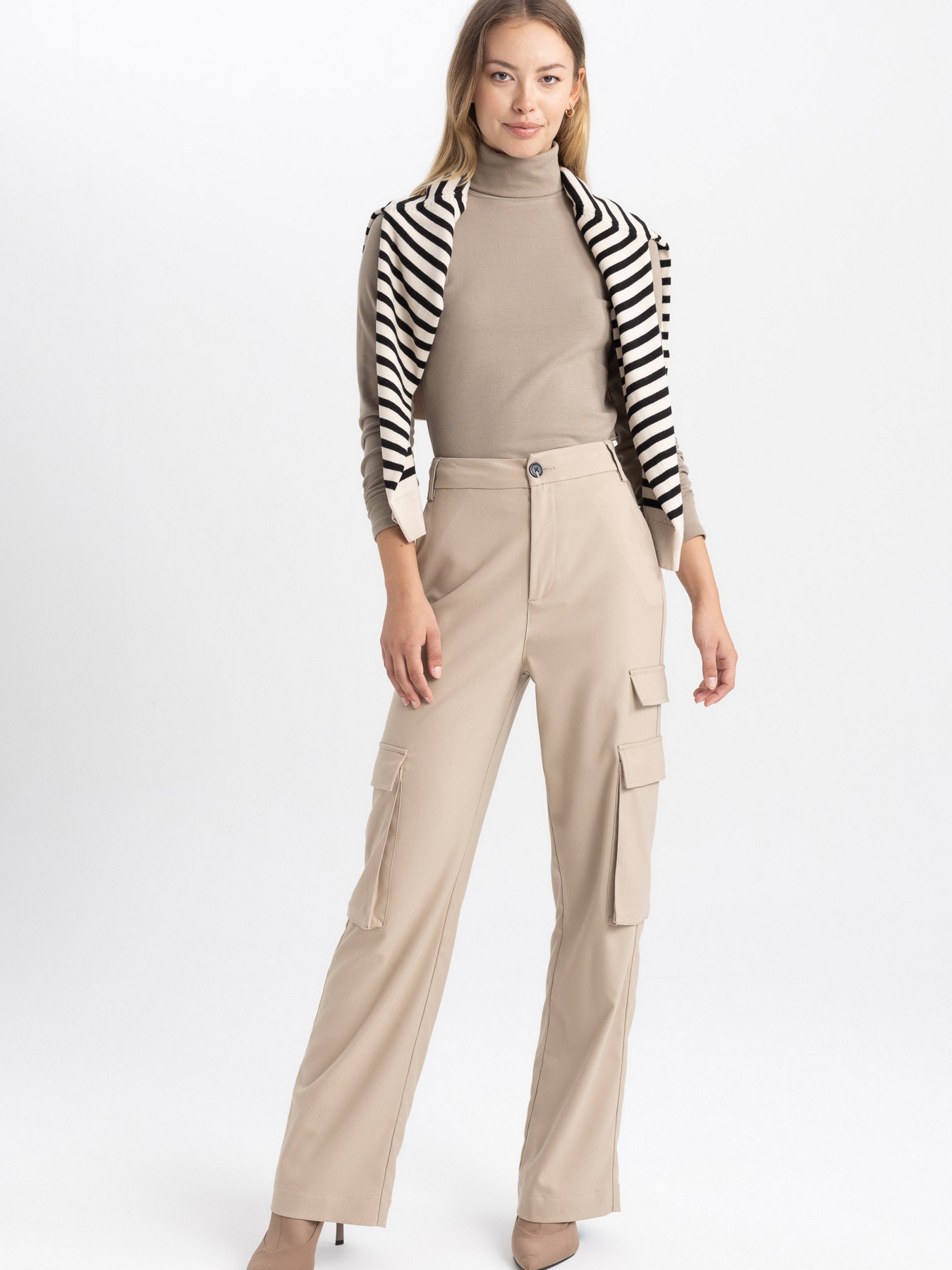 Лонгслів DeFacto модель B2062AX-KH466 Фото