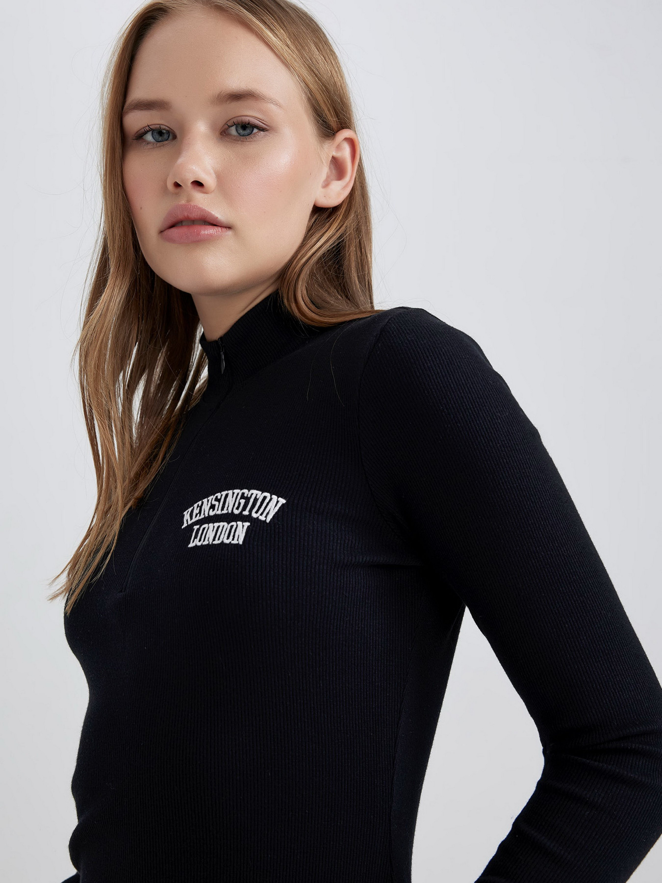 Платье мини DeFacto модель B2467AX-BK81 Фото