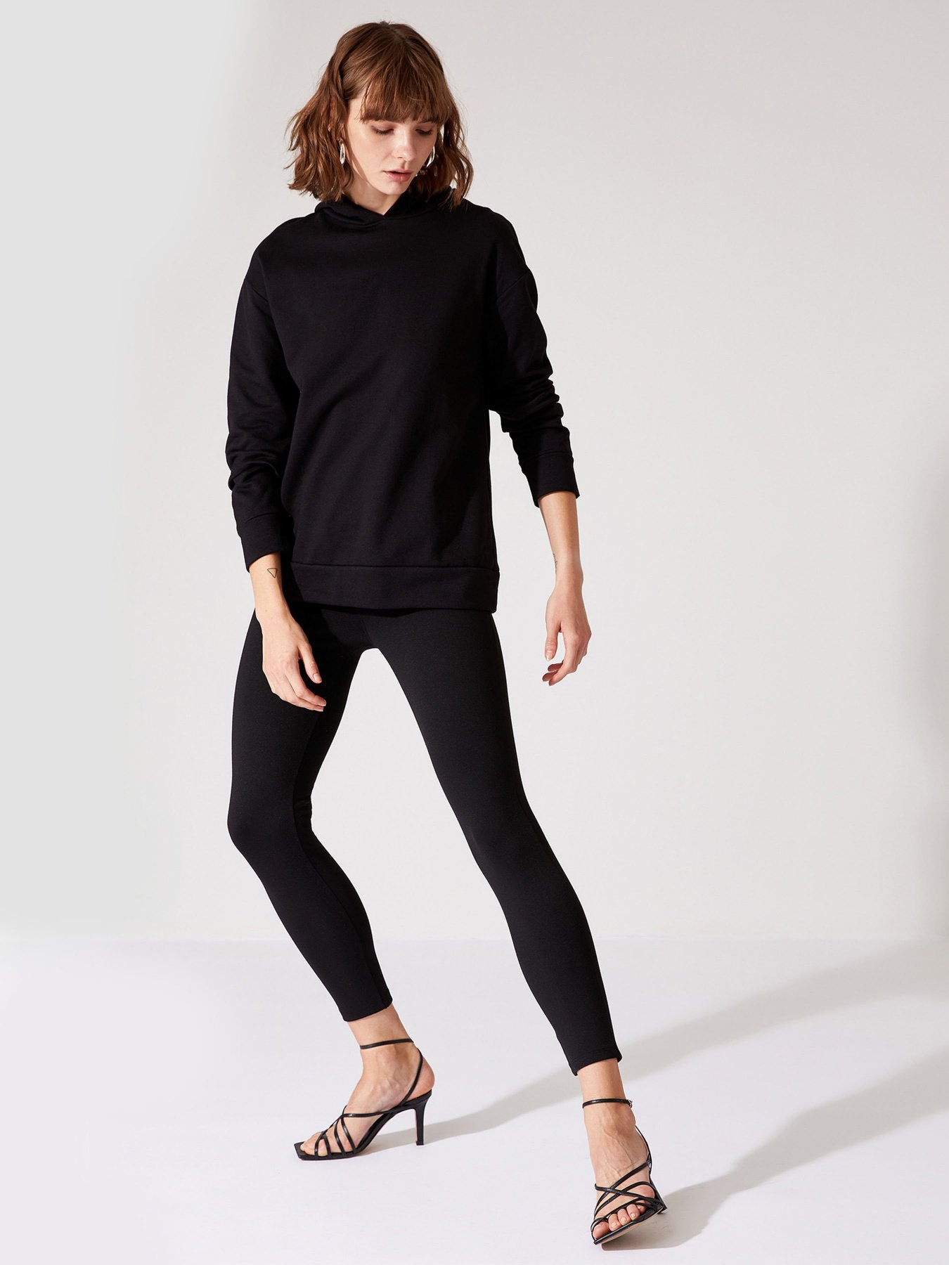 Свитшот DeFacto модель R4740AZ-BK27 Свитшот DeFacto модель R4740AZ-BK27 Фото