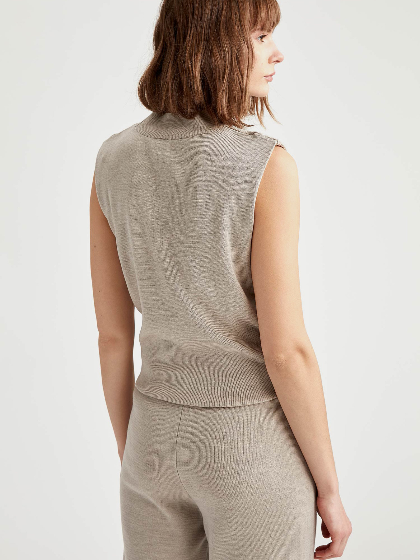 Жилет DeFacto модель T6179AZ-BN250 Фото