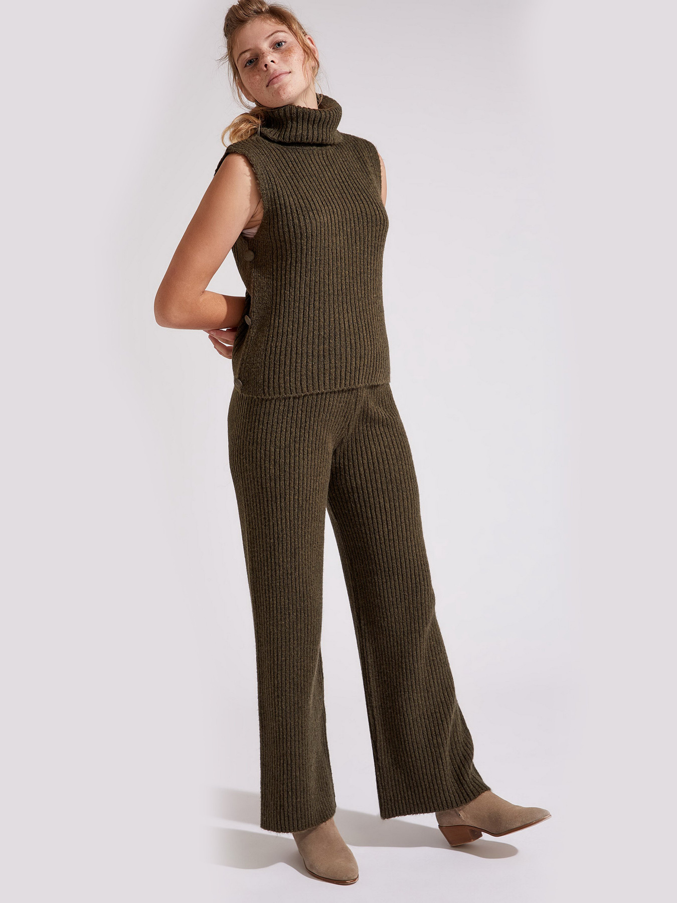 Повседневные штаны DeFacto модель S8323AZ-KH215 Повседневные штаны DeFacto модель S8323AZ-KH215 Фото