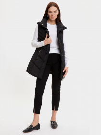 Утеплений жилет DeFacto модель R1109AZ-BK27 Фото