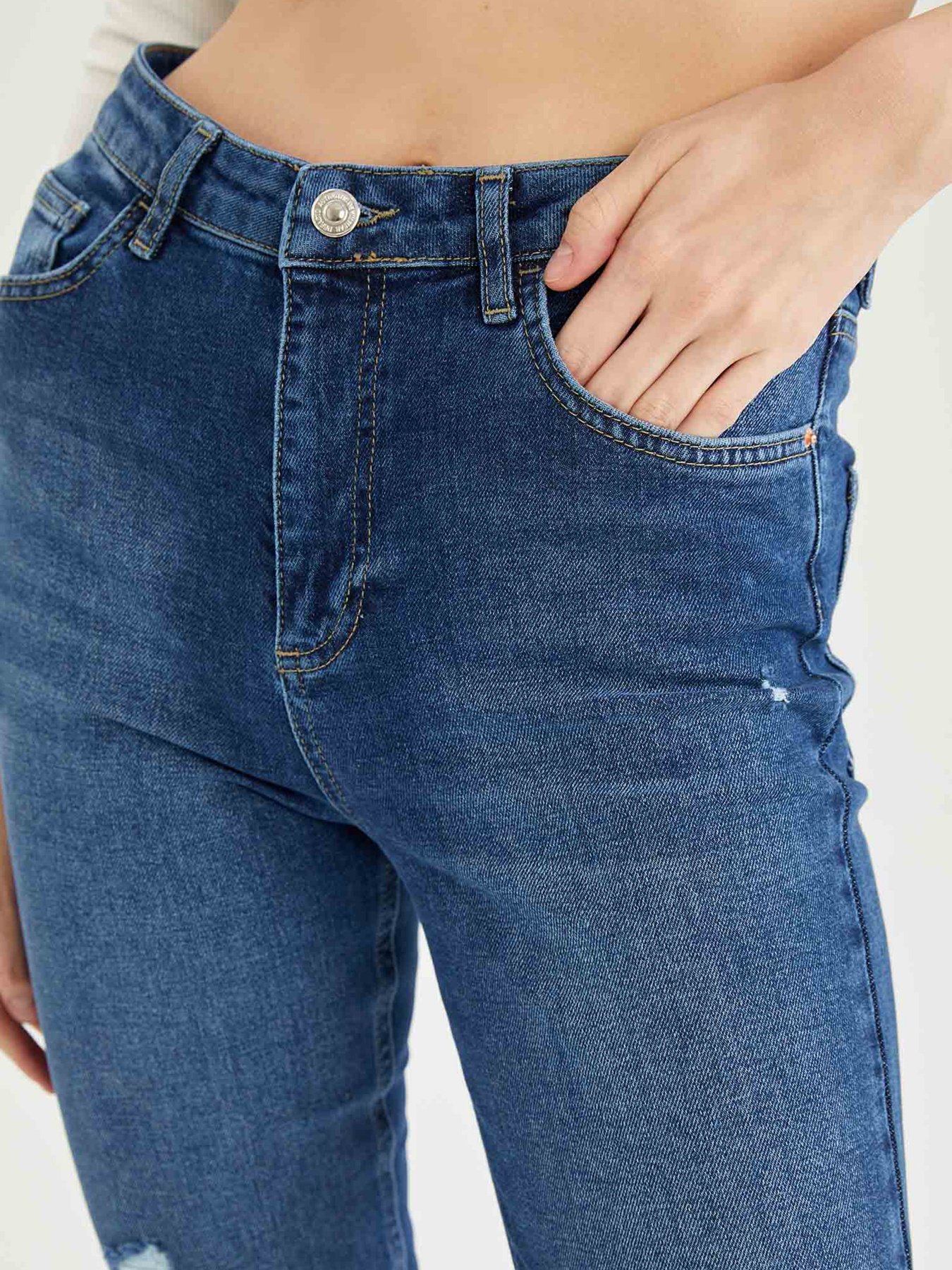 Зауженные джинсы DeFacto Slim модель T9722AZ-NM28 Фото