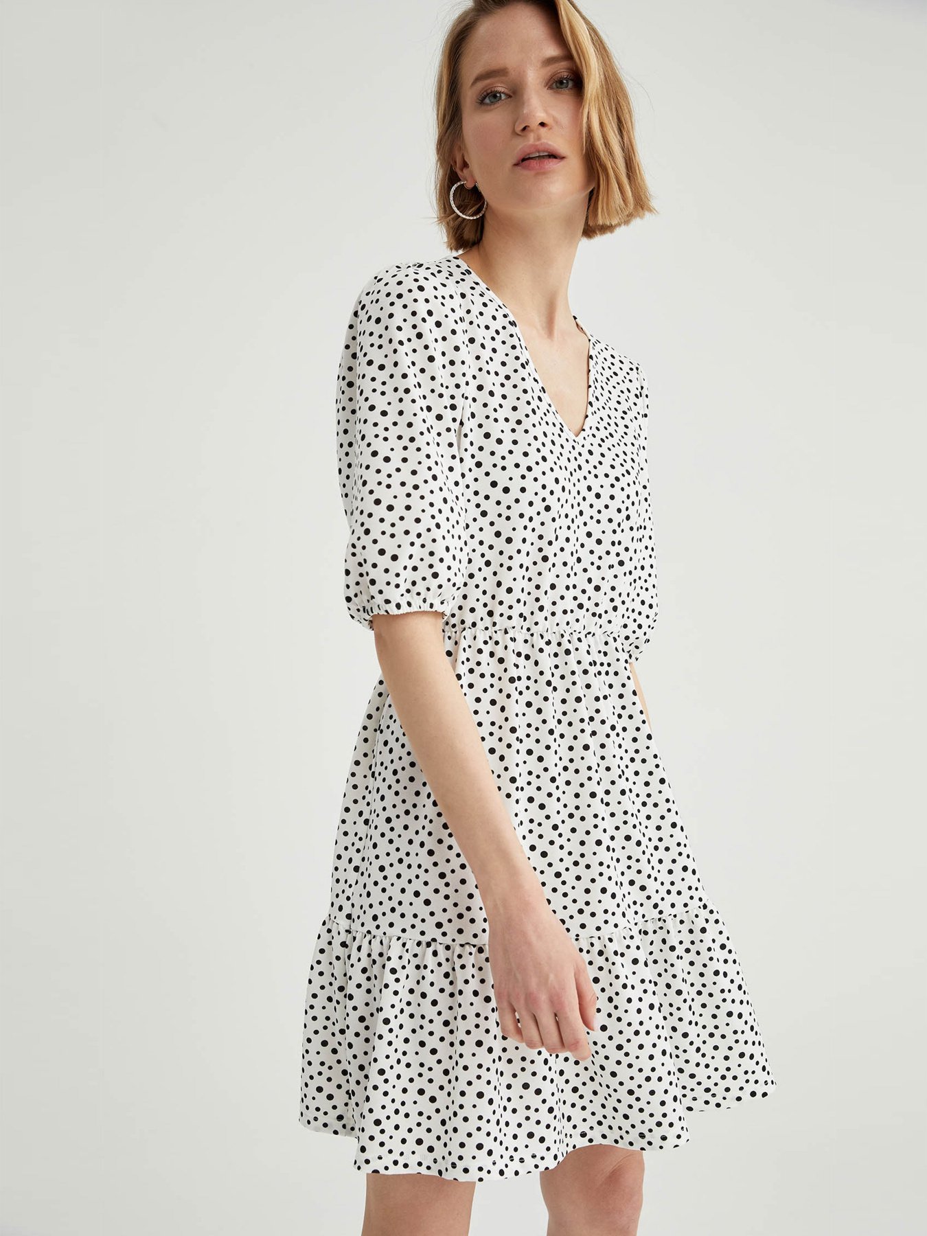 Платье мини DeFacto модель U1531AZ-WT32 Фото