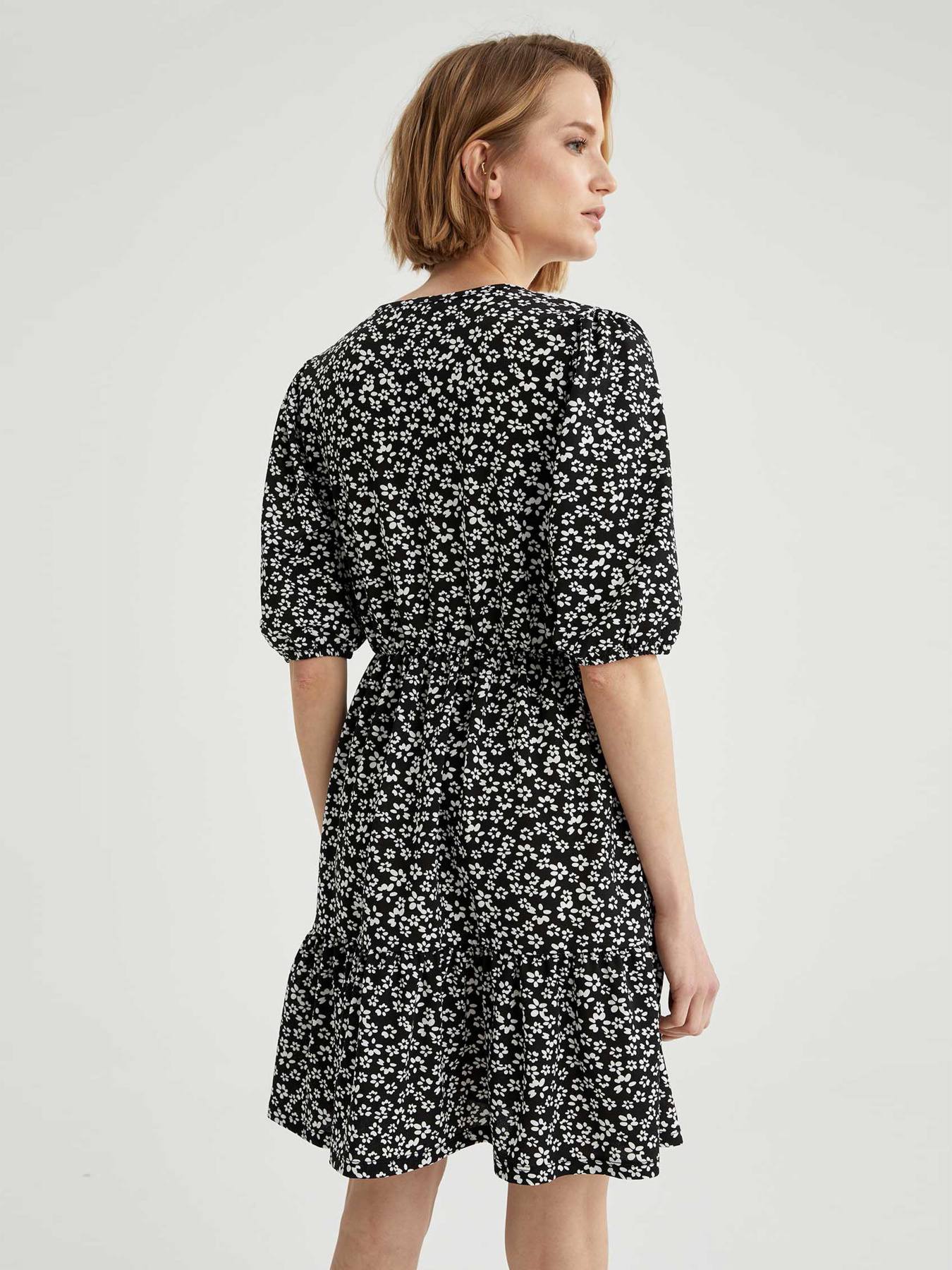 Платье мини DeFacto модель U1531AZ-BK27 Фото