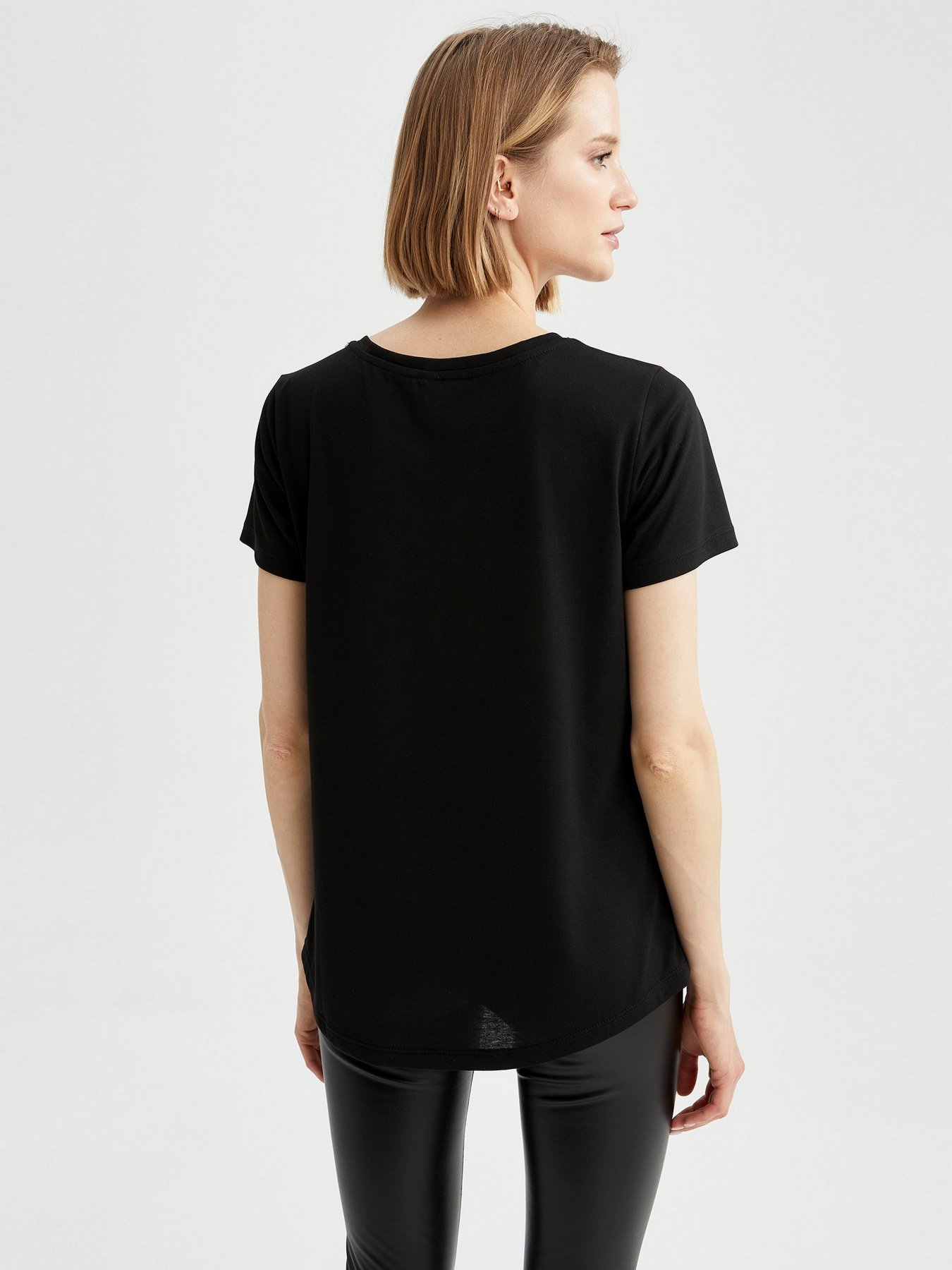 Футболки і поло DeFacto модель U5835AZ-BK27 Фото