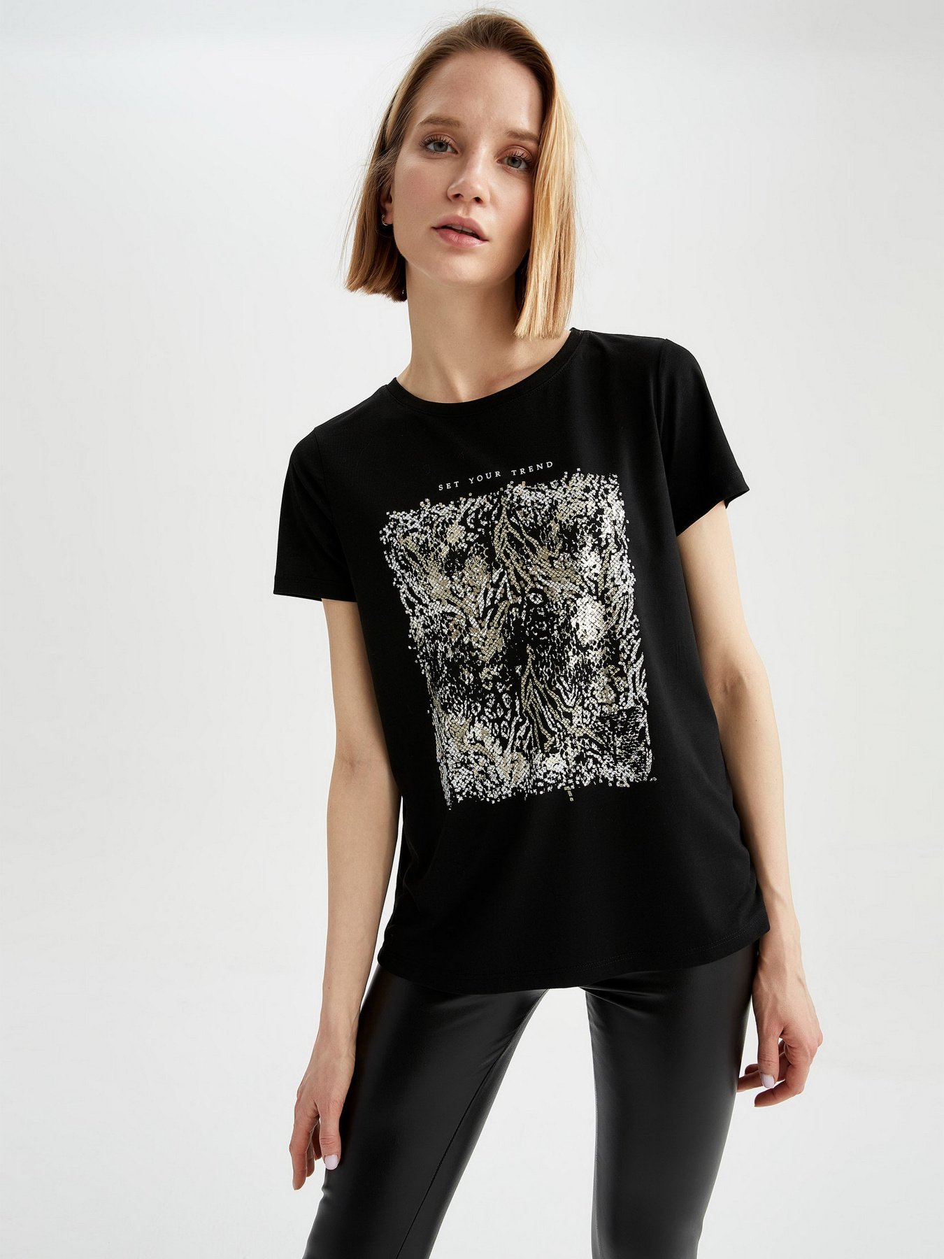 Футболки і поло DeFacto модель U5835AZ-BK27 Фото