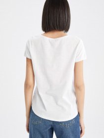 Футболка DeFacto модель K1507AZ-WT34 Футболка DeFacto модель K1507AZ-WT34 Фото