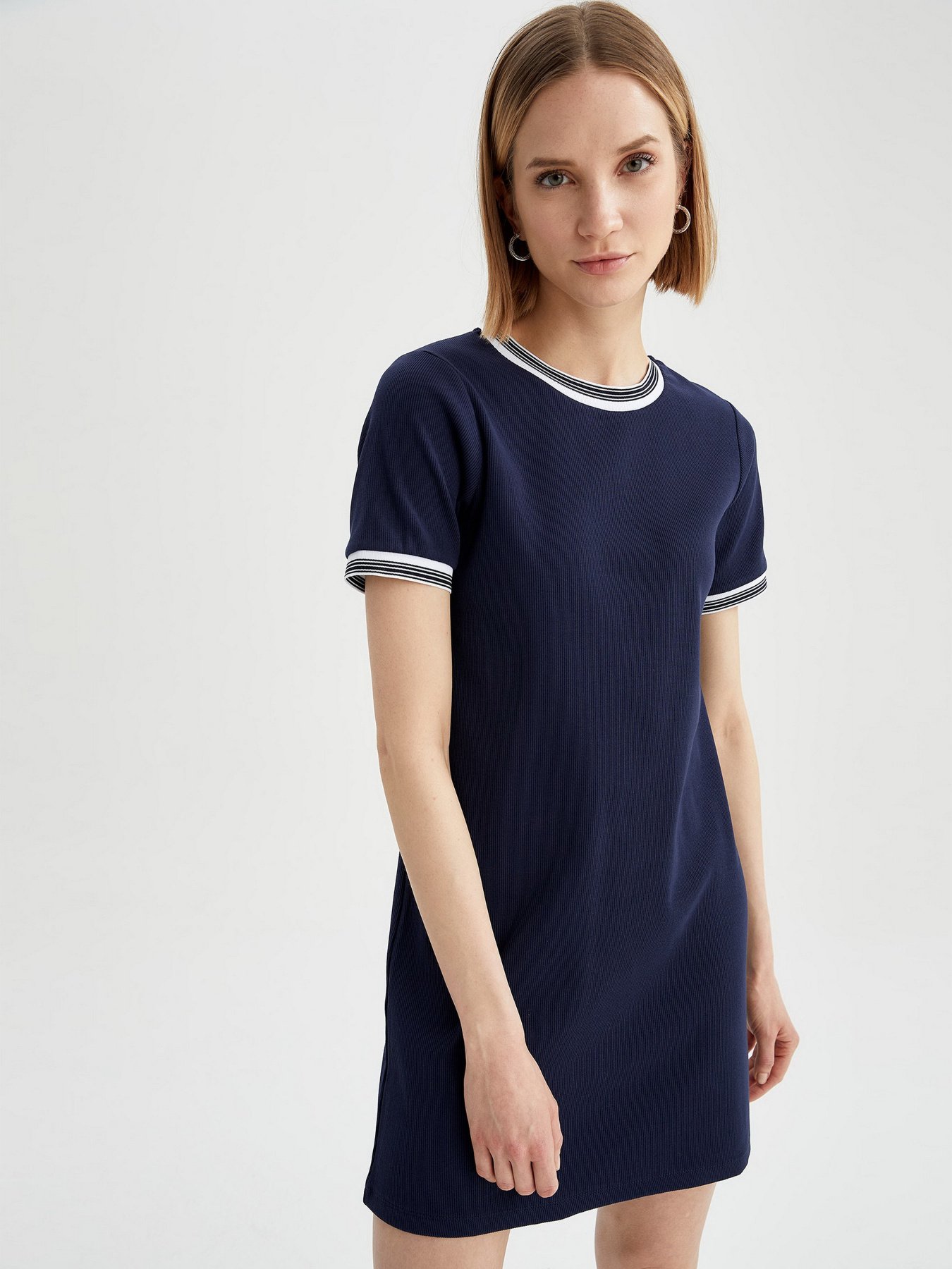 Платье мини DeFacto модель U9424AZ-NV25 Фото