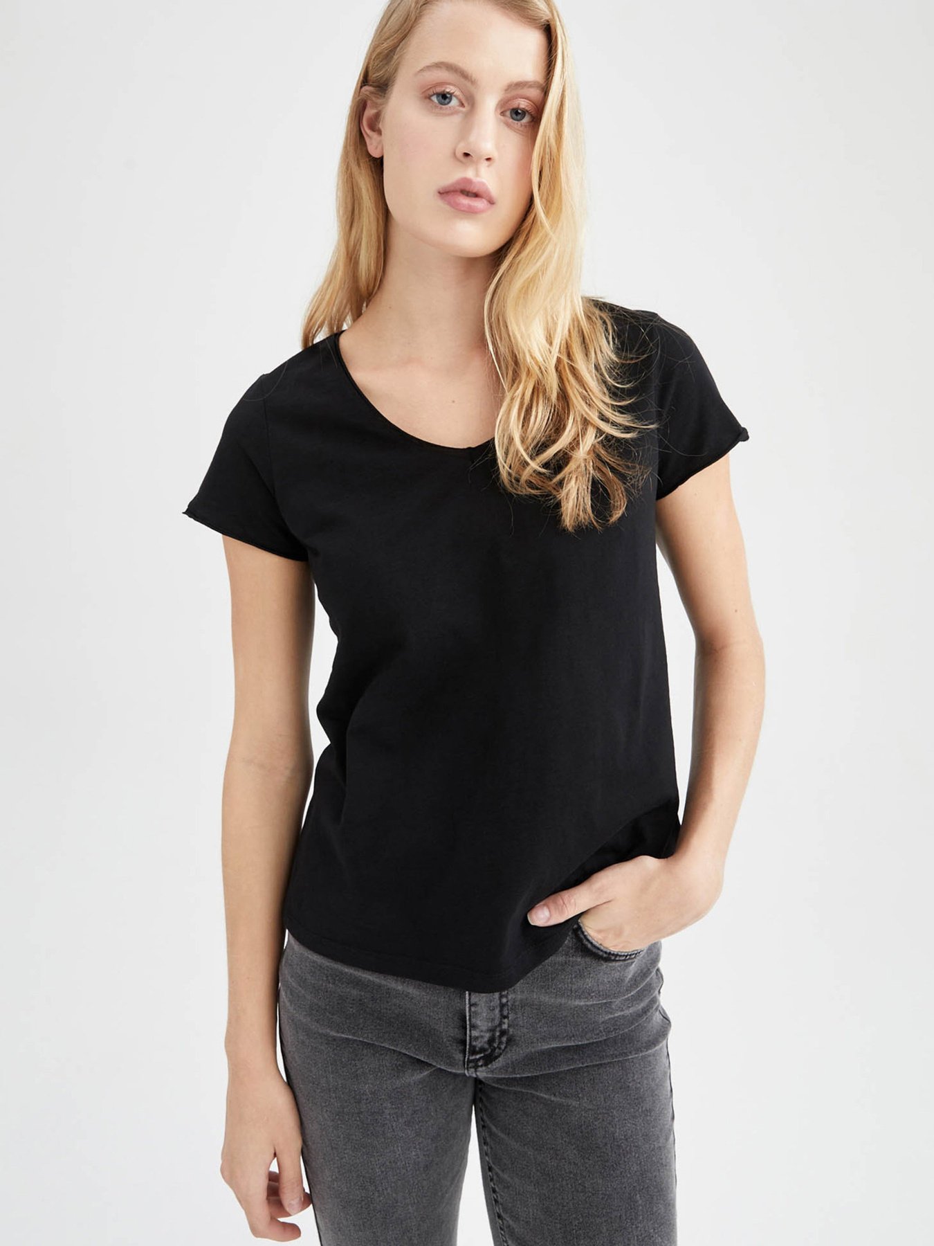 Футболка DeFacto модель K1507AZ-BK27 Фото