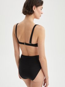 Низ купальника DeFacto модель T4307AZ-BK27 Низ купальника DeFacto модель T4307AZ-BK27 Фото