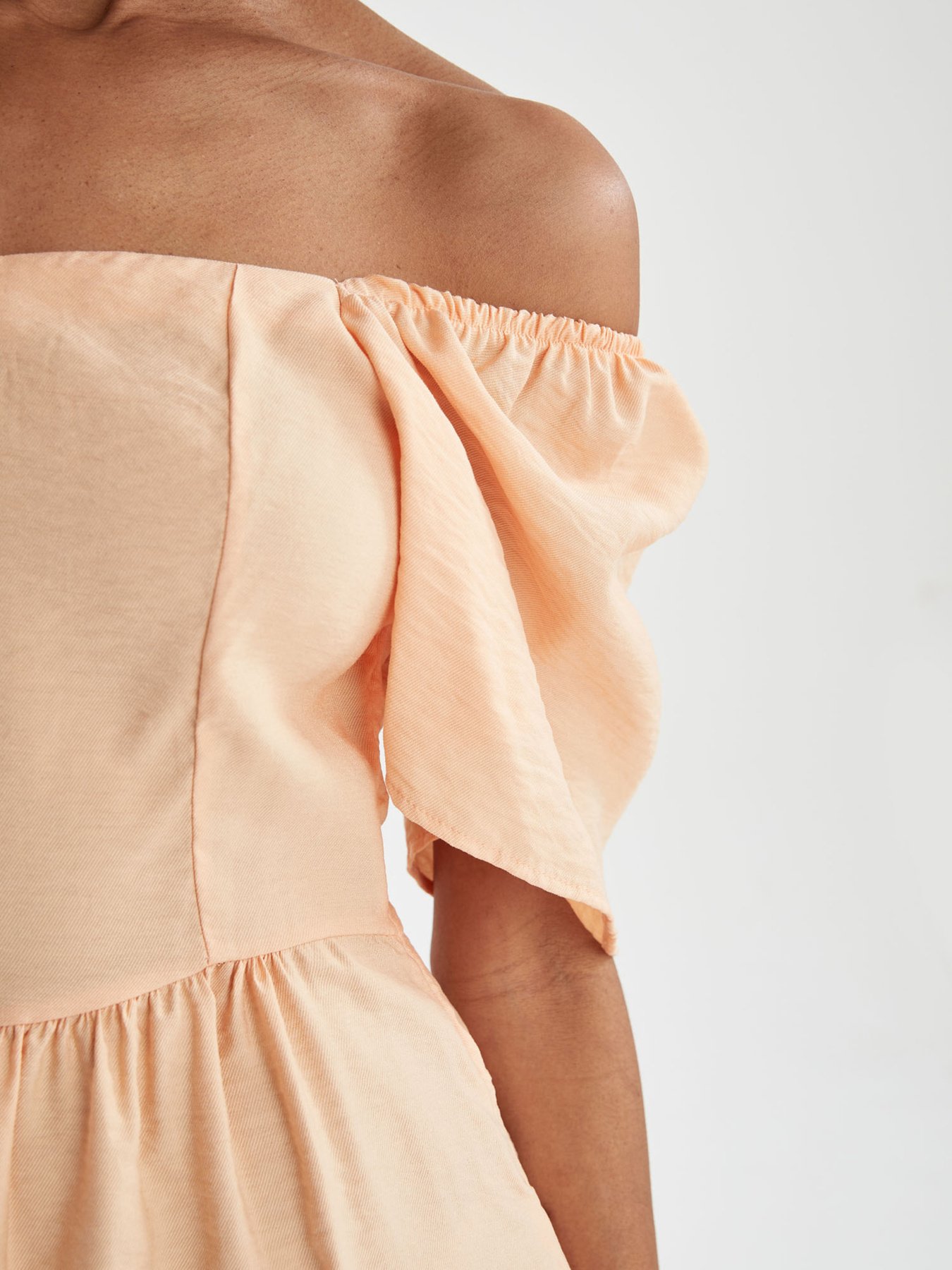 Платье мини DeFacto модель U4644AZ-OG290 Фото