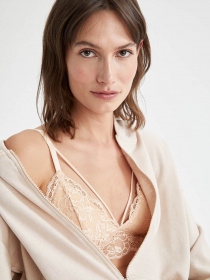 Бюстгальтер DeFacto модель R6569AZ-BG286 Бюстгальтер DeFacto модель R6569AZ-BG286 Фото