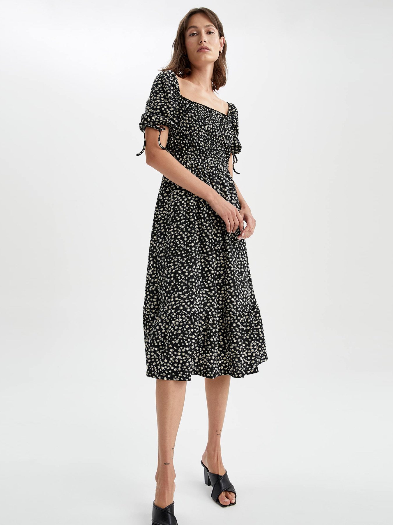 Платье миди DeFacto модель U7054AZ-BK27 Фото