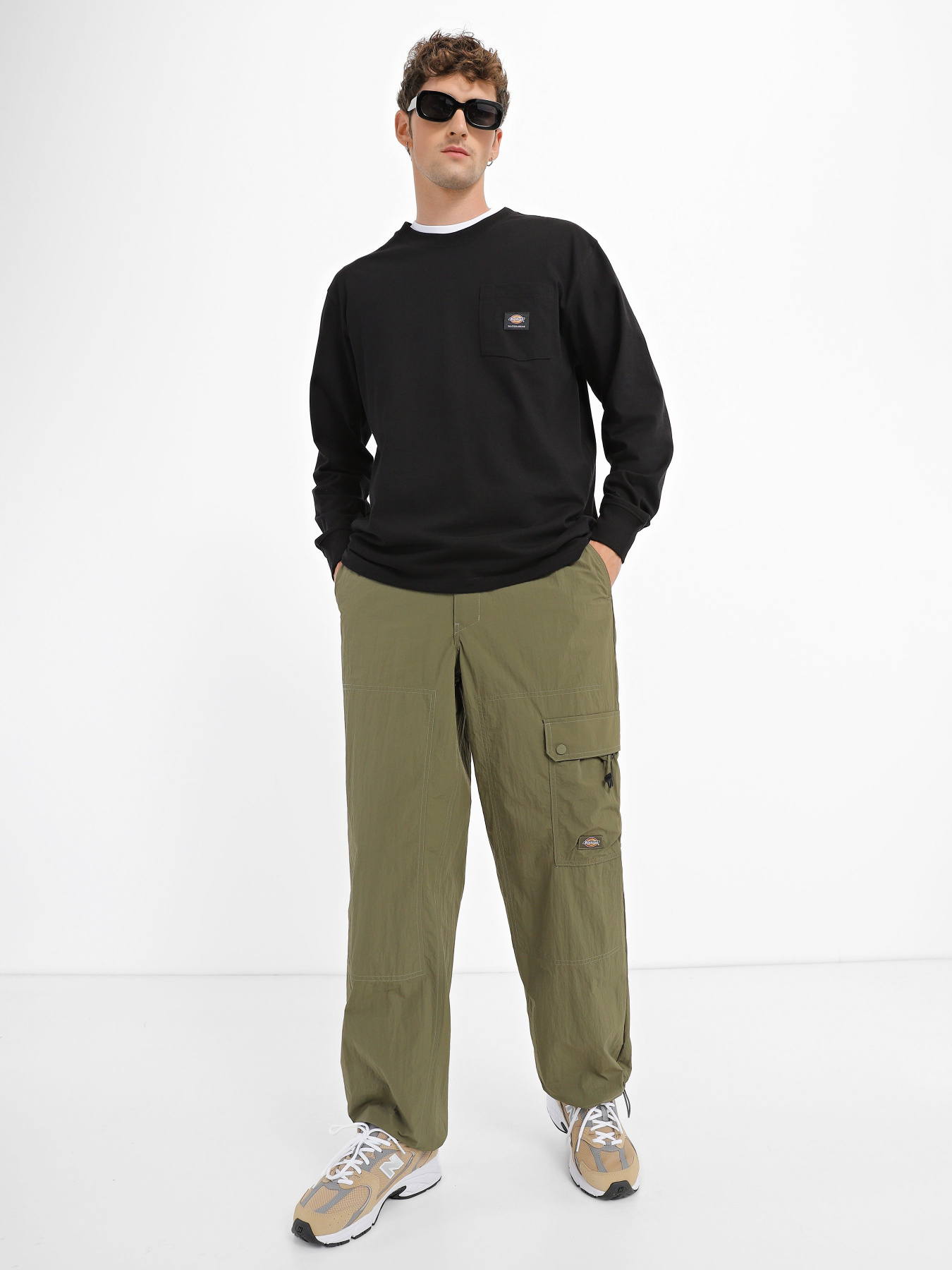 Лонгслів Dickies Mount Vista Pocket модель DK0A4YJQBLK1 Фото