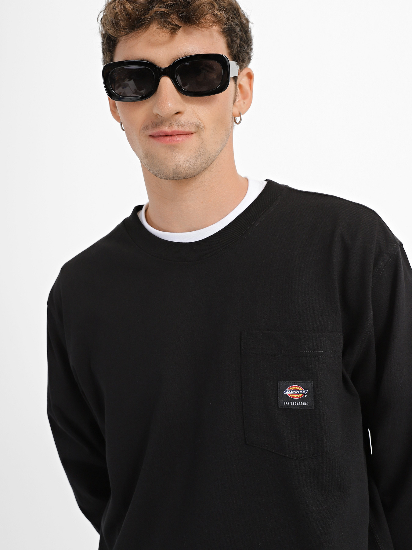 Лонгслів Dickies Mount Vista Pocket модель DK0A4YJQBLK1 Фото