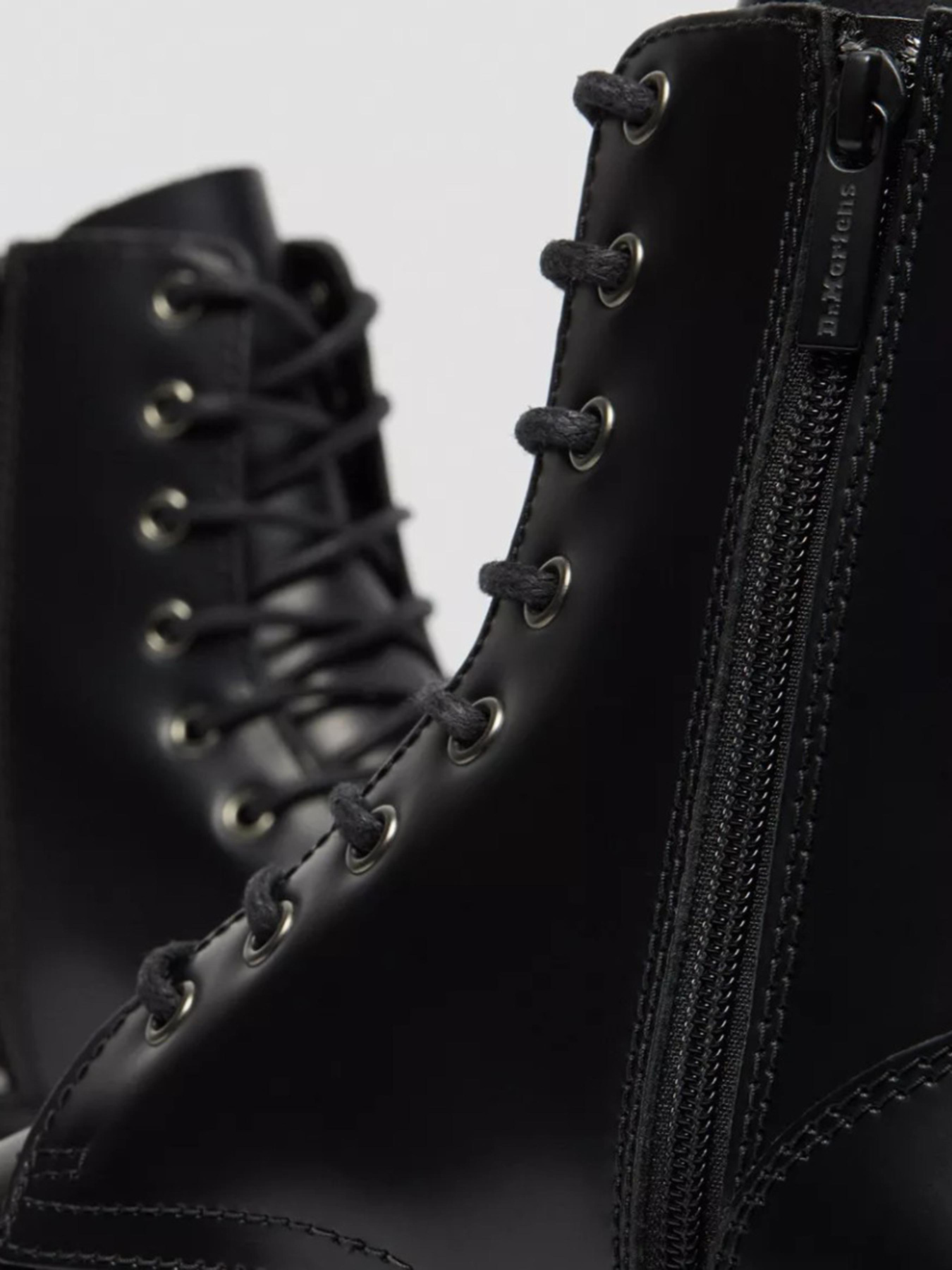 Ботинки DR. MARTENS модель 15265001 Фото