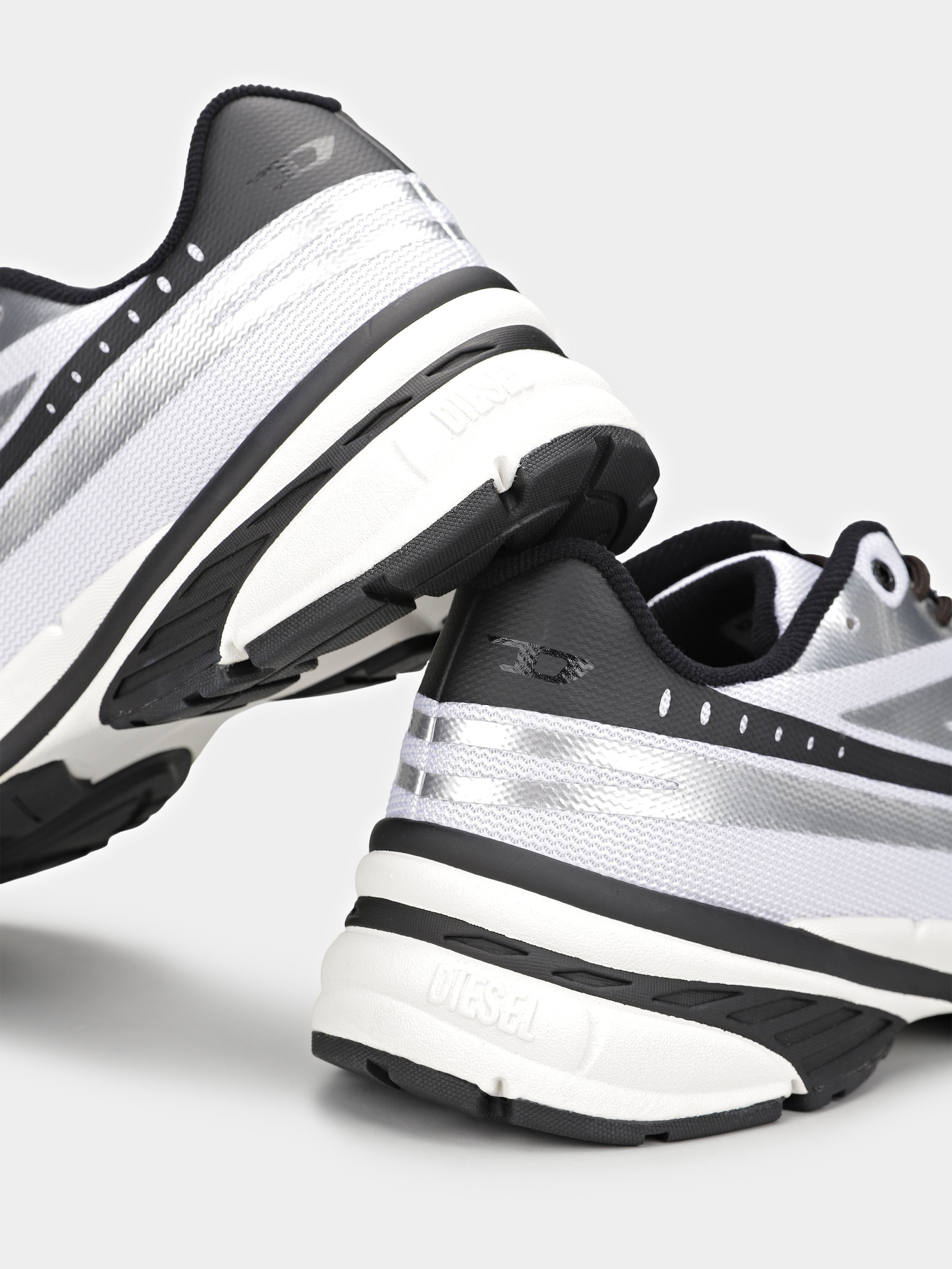 Кроссовки Diesel модель Y03436-P8138-HA644 Фото