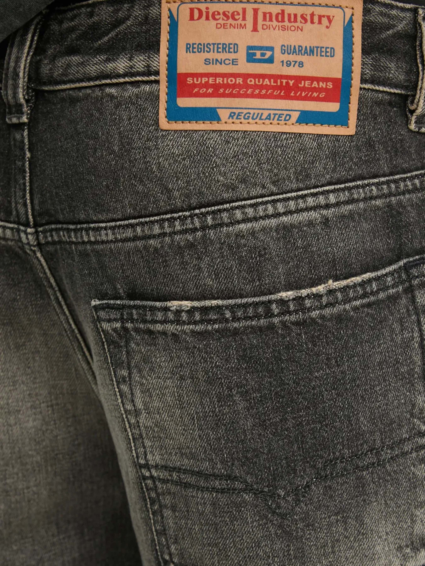 Широкі джинси Diesel модель A11598-007Z1-02 Широкі джинси Diesel модель A11598-007Z1-02 Фото