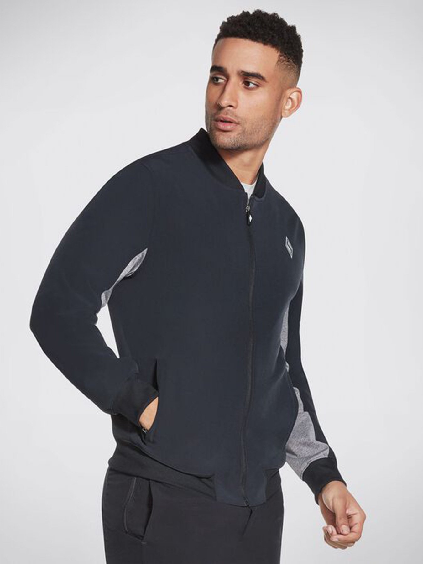 Спортивная кофта Skechers GOWALK Wear модель M1JA126 BLK Фото