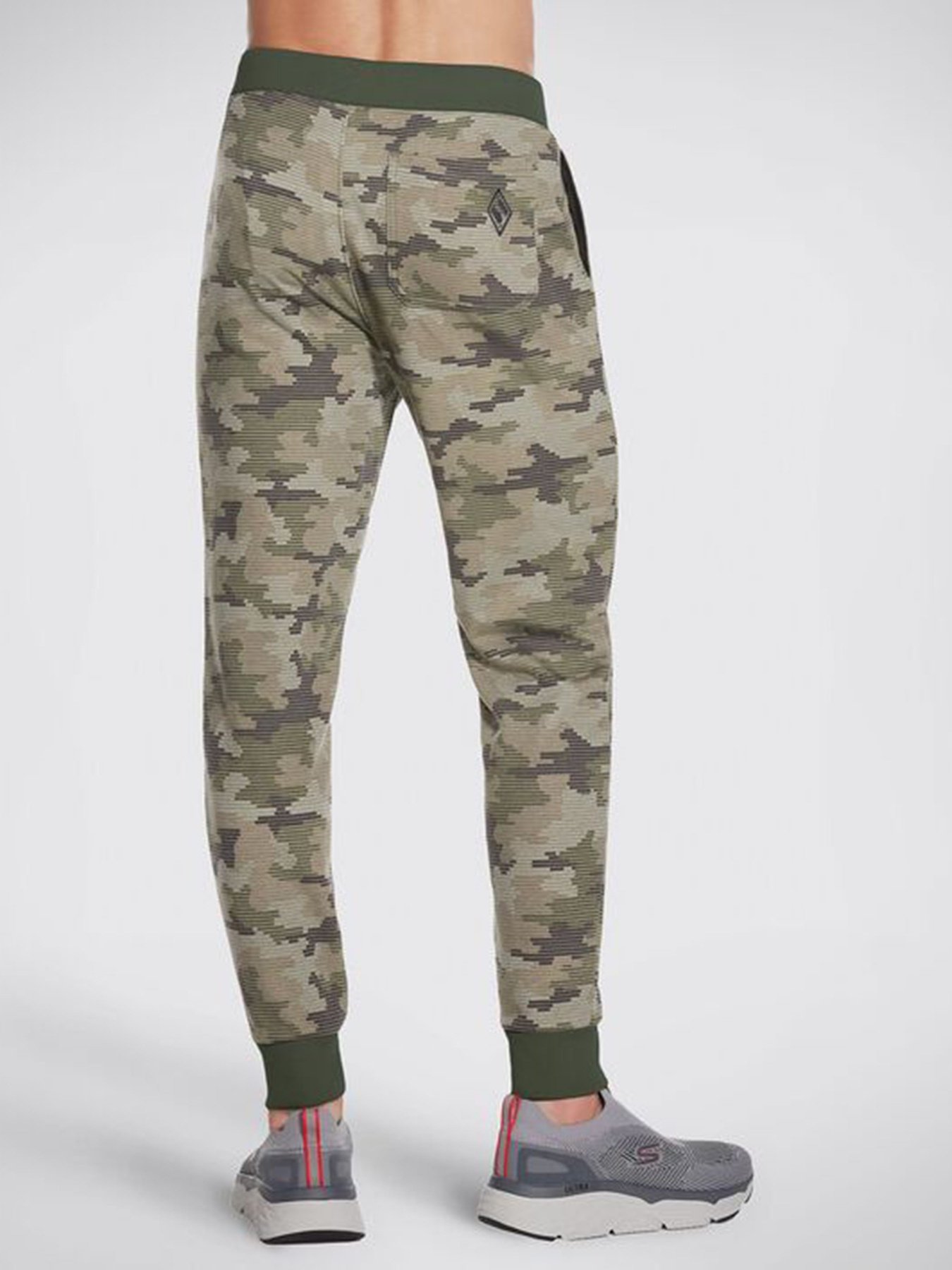 Спортивні штани Skechers Boundless Camo Jogger Pant модель M3PT65 CAMO Фото