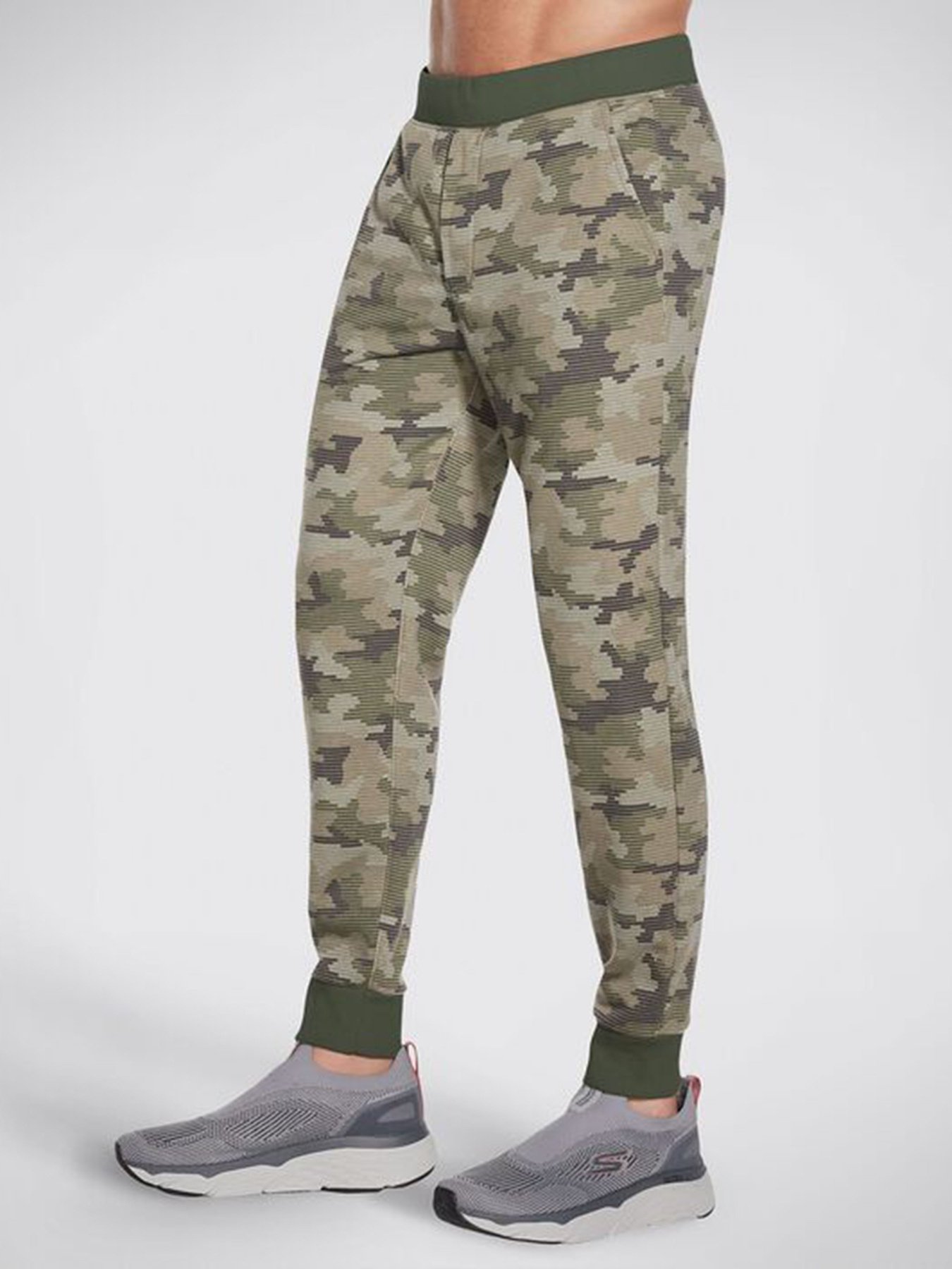 Спортивні штани Skechers Boundless Camo Jogger Pant модель M3PT65 CAMO Фото