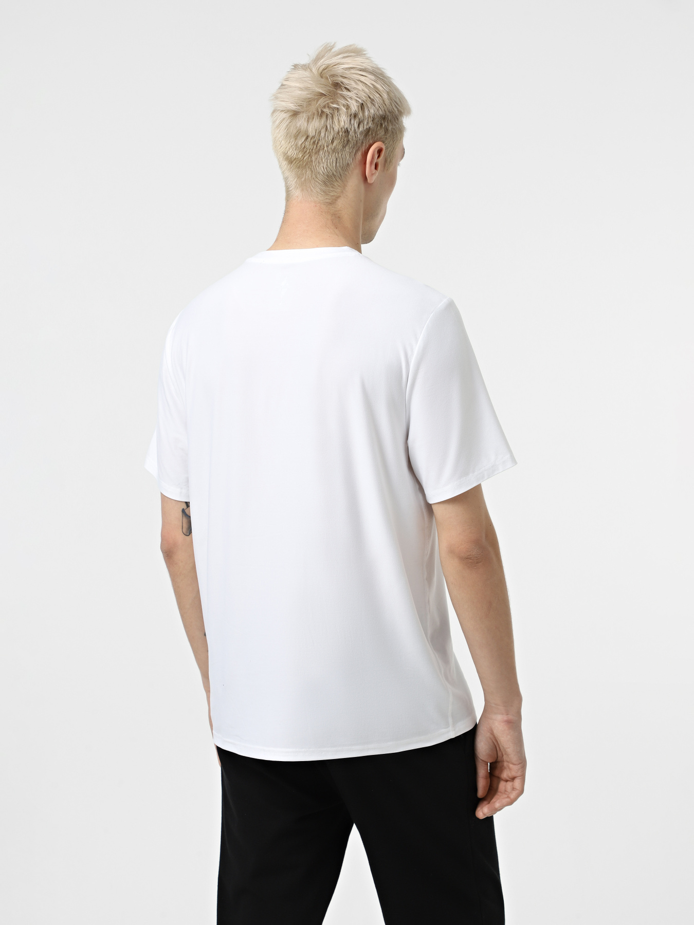 Футболка Skechers Go Dri All Day Модель TS107B WHT Фото