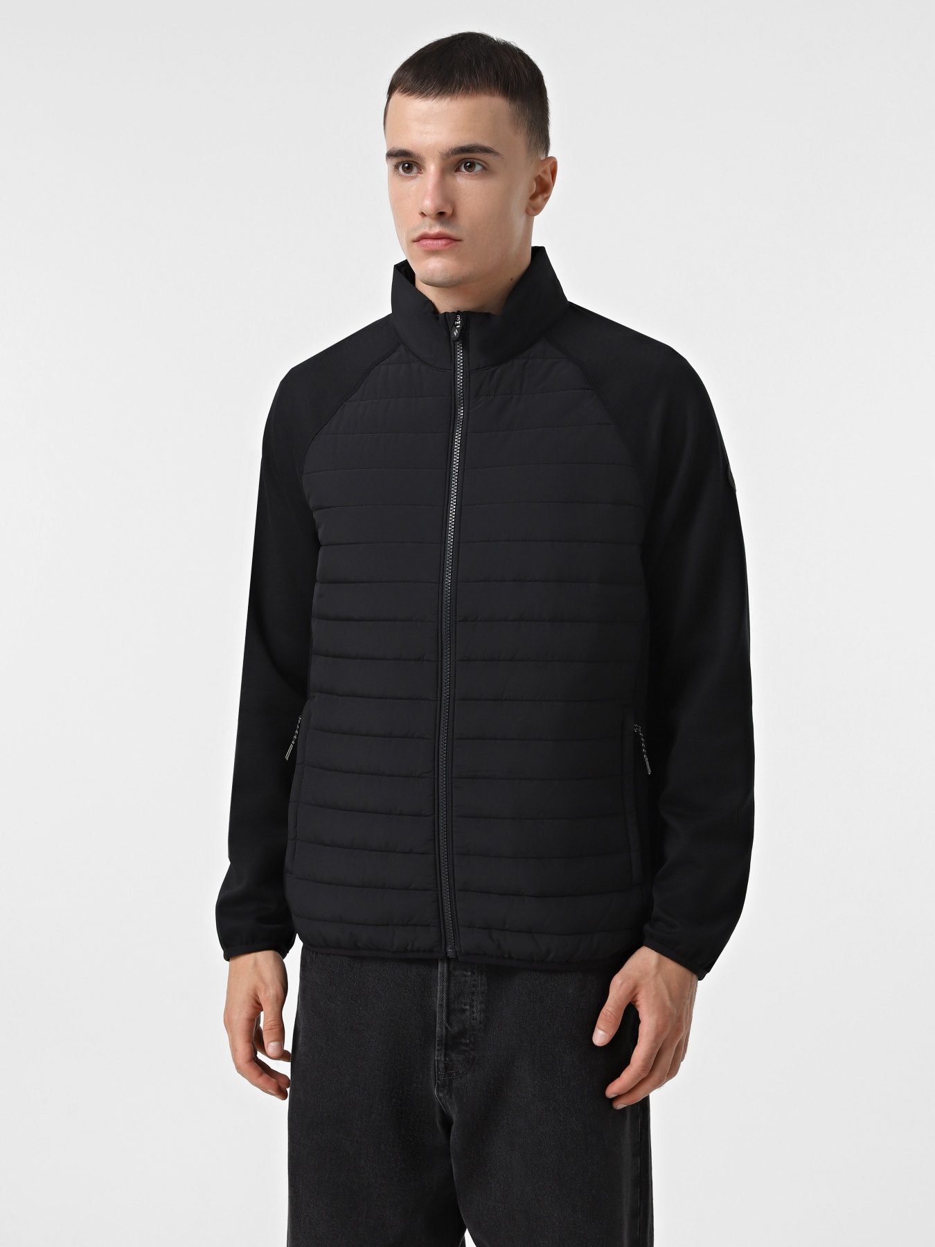 Демисезонная куртка Skechers Goshield Hybrid Jacket 2.0 модель JA141 BLK Фото