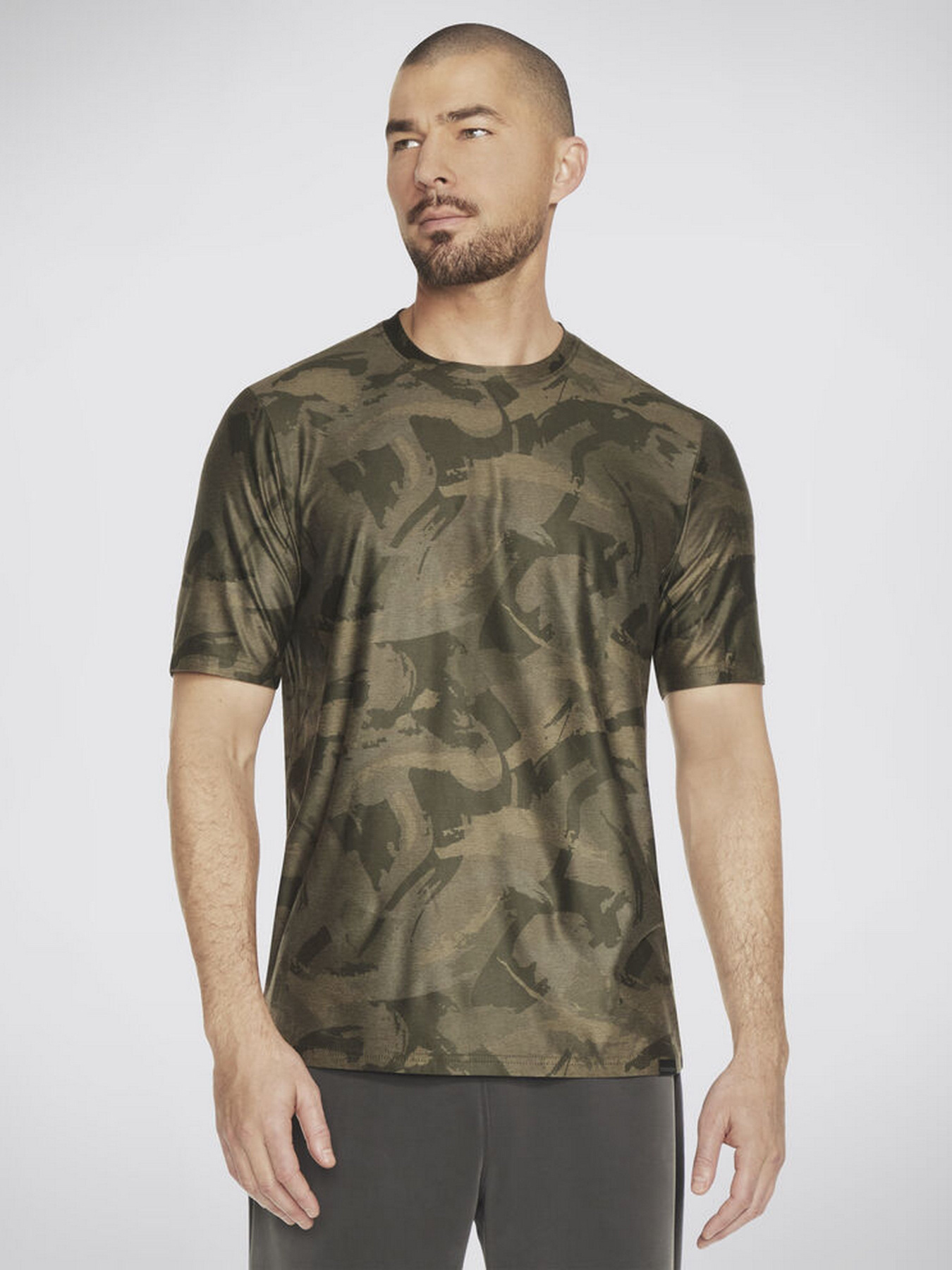 Футболка Skechers GO Dri All Day Camo модель TS120 GYBR Фото