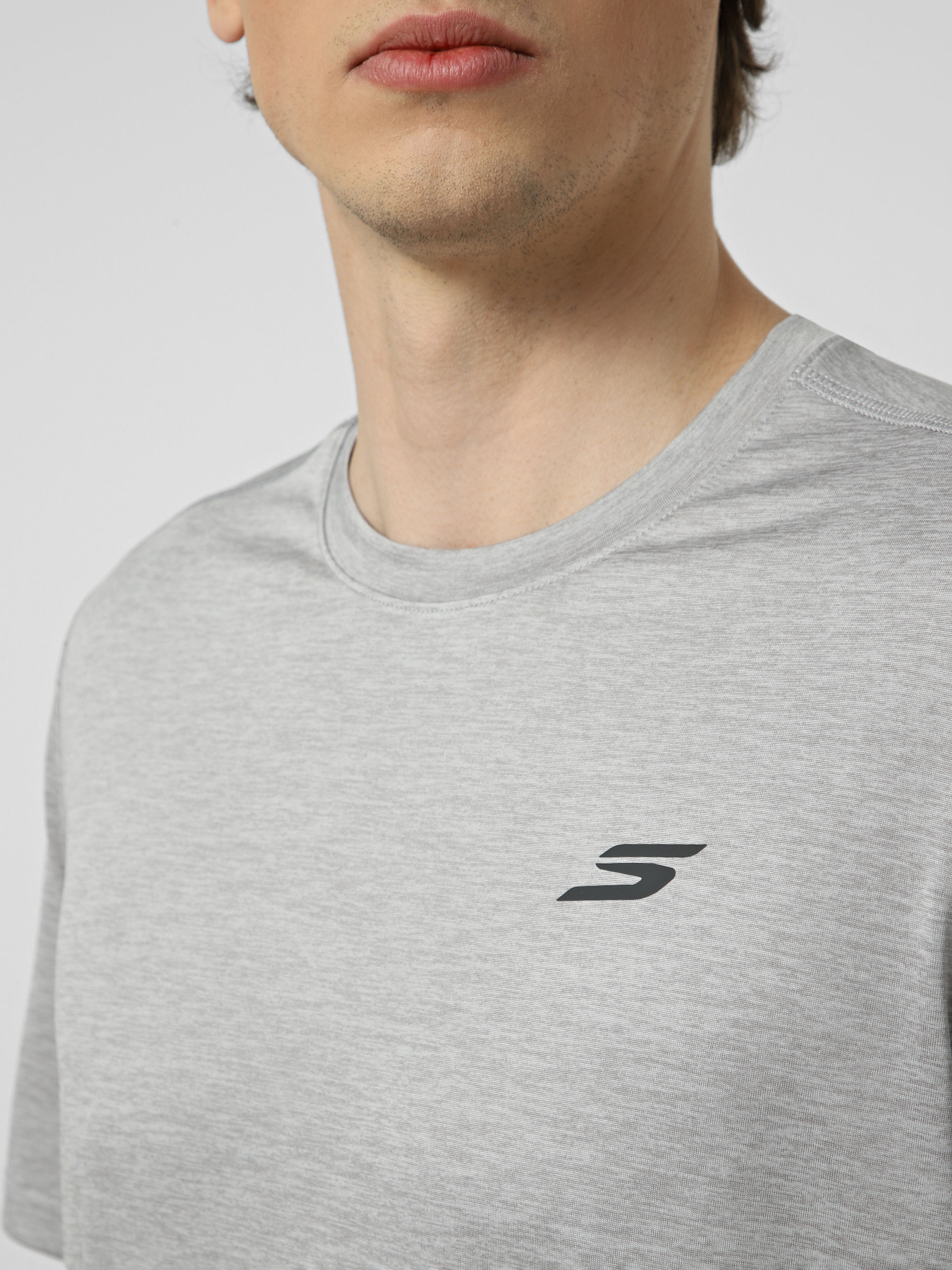 Спортивная футболка Skechers модель TS233 LGY Спортивная футболка Skechers модель TS233 LGY Фото