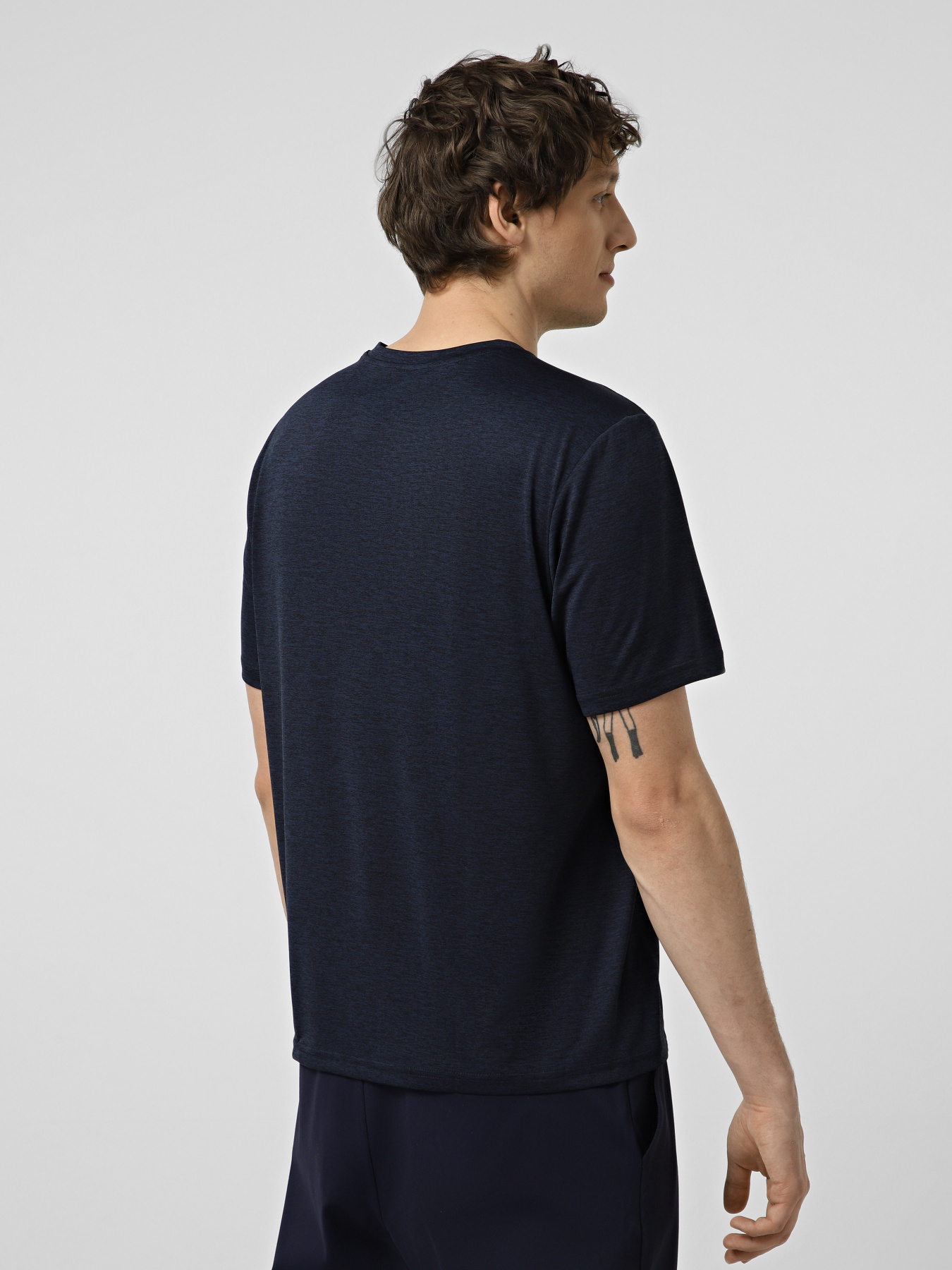 Спортивная футболка Skechers модель TS233 NVY Спортивная футболка Skechers модель TS233 NVY Фото