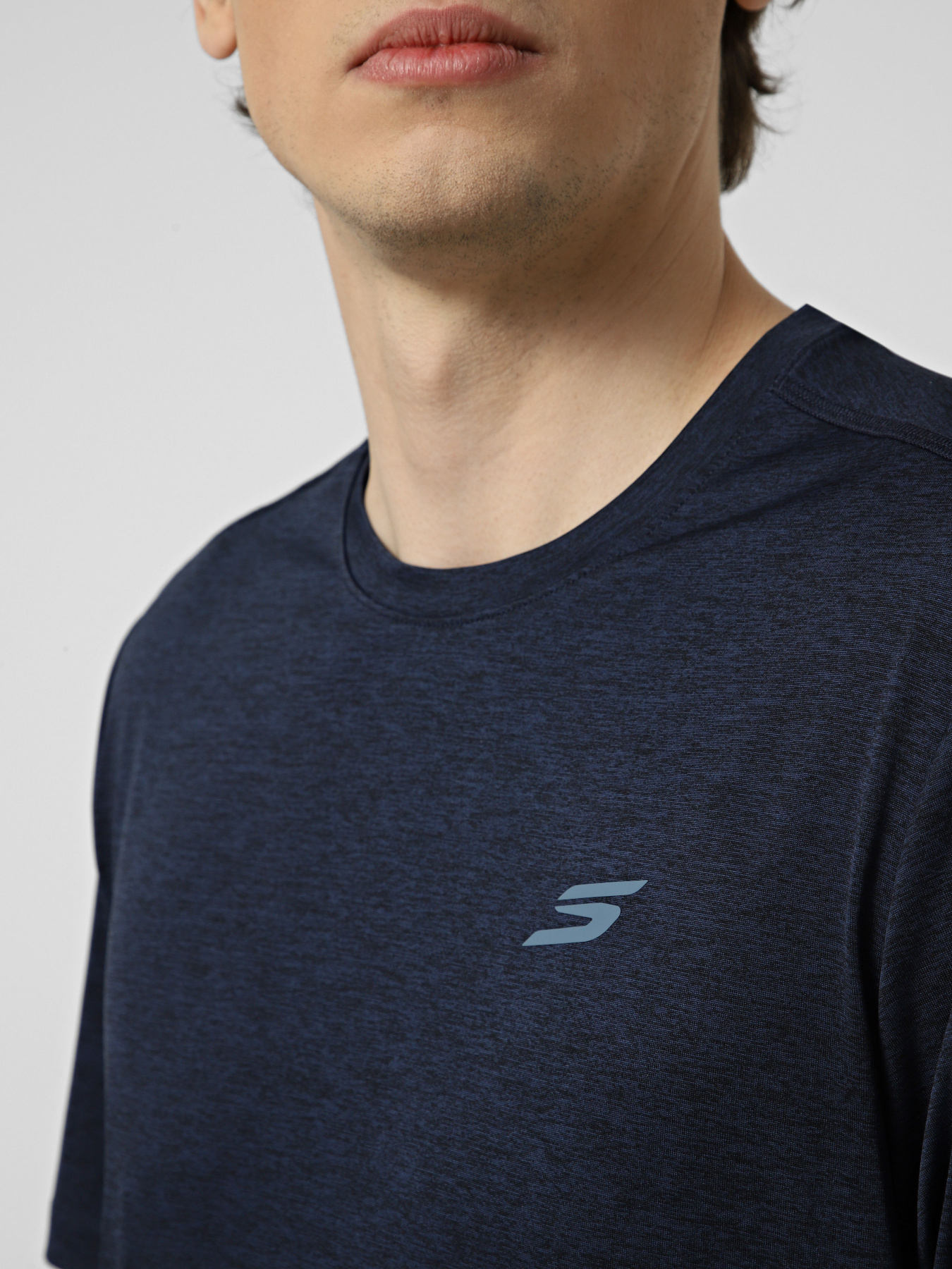 Спортивная футболка Skechers модель TS233 NVY Спортивная футболка Skechers модель TS233 NVY Фото