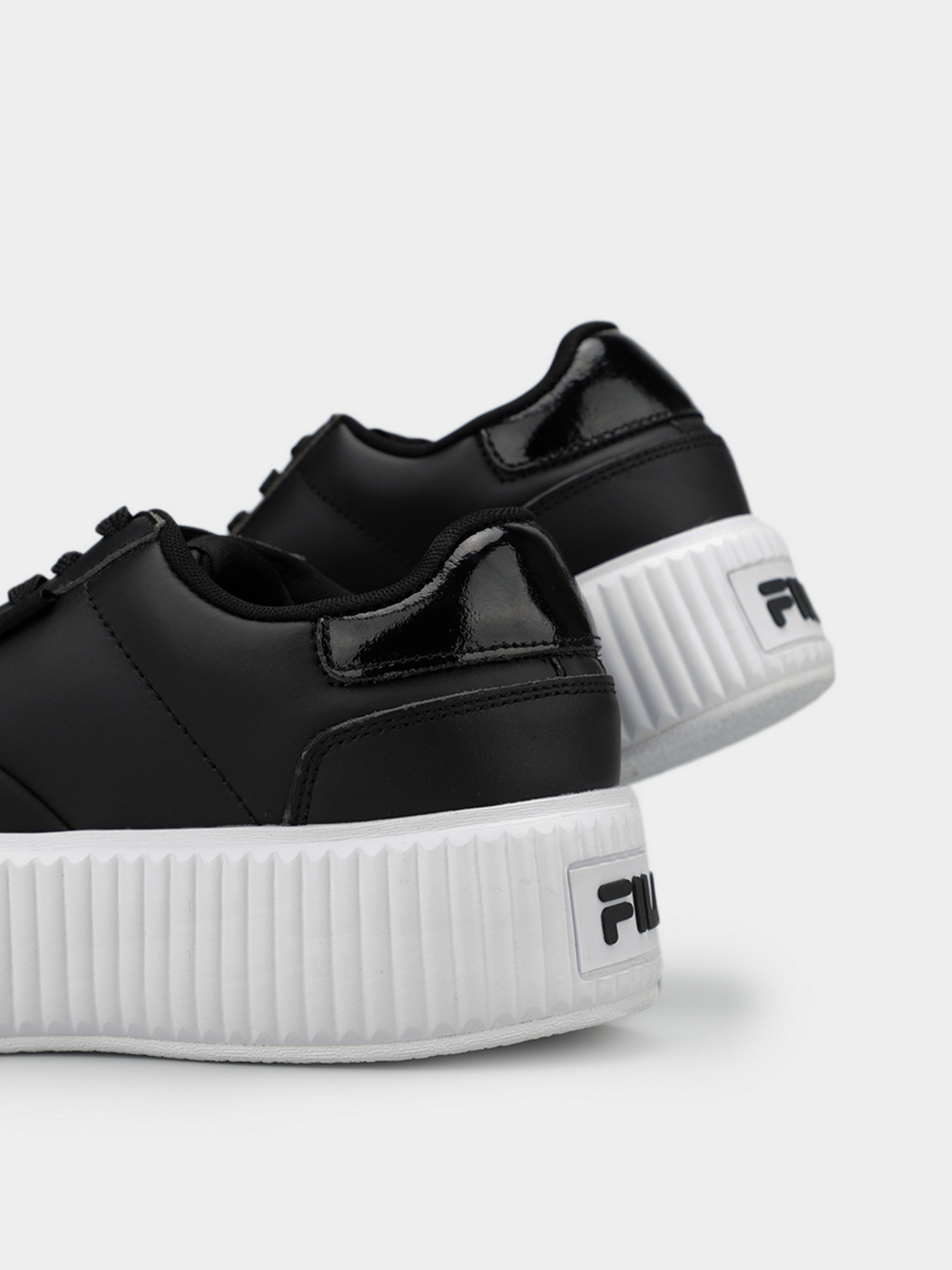 Кеды низкие FILA Sandblast Oversole модель 5CM01621-013 Фото