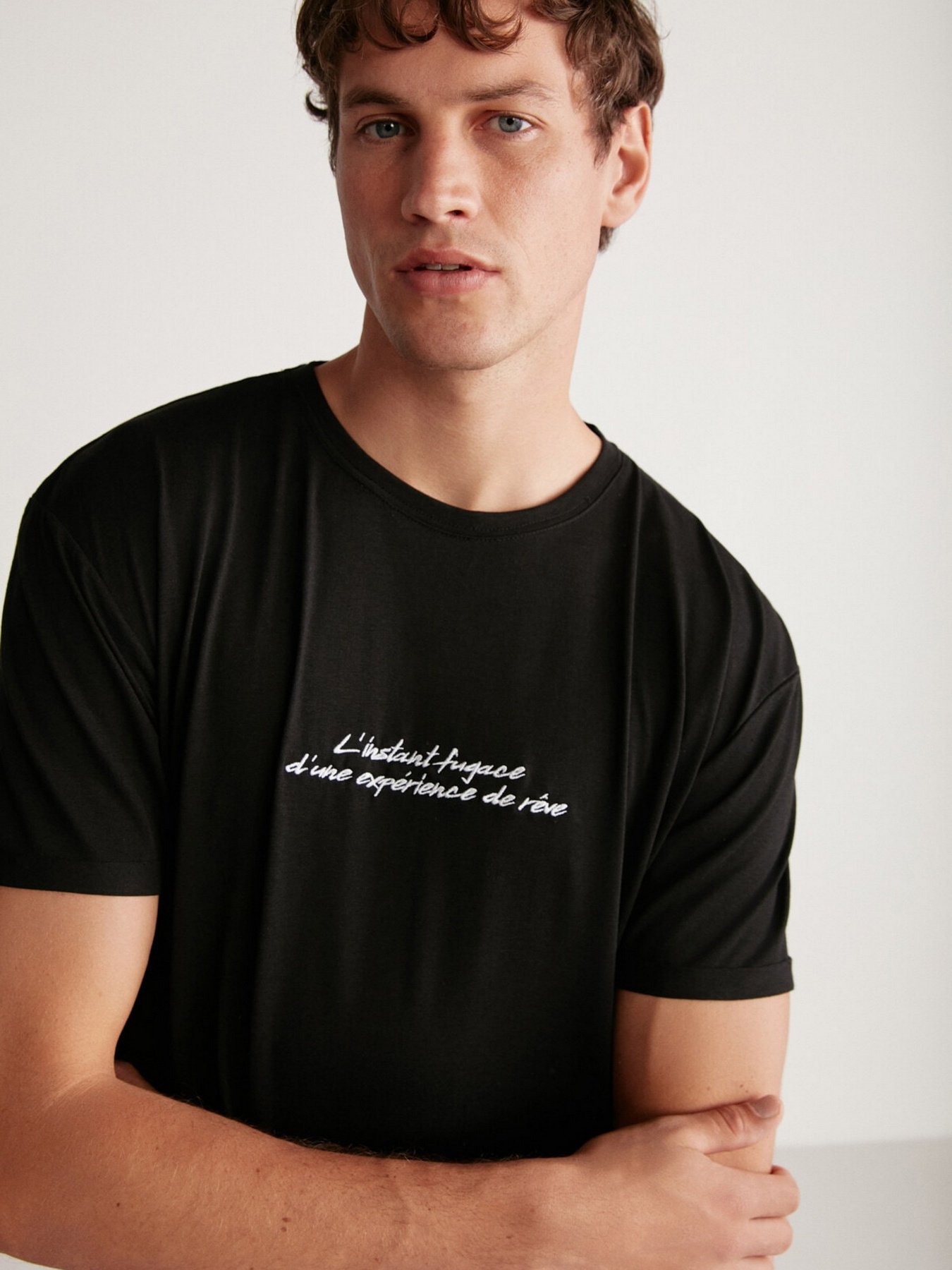 Футболка Grimelange Christopher модель CHRISTOPHER01042023/Black Фото