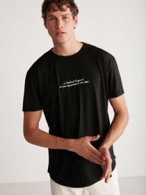 Футболка Grimelange Christopher модель CHRISTOPHER01042023/Black Фото