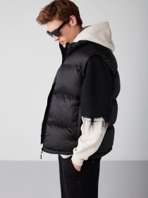 Жилет з утеплювачем Grimelange Lennon модель LENNON01092022/Black Фото