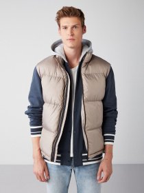 Жилет з утеплювачем Grimelange Lennon Модель LENNON01092022/Dark Beige Фото