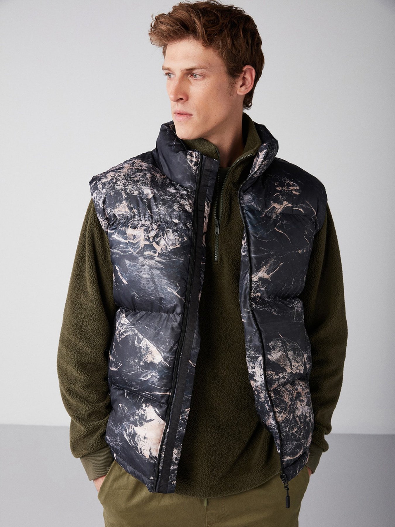 Жилет з утеплювачем Grimelange Lennon модель LENNON01092022/Multicolor Фото