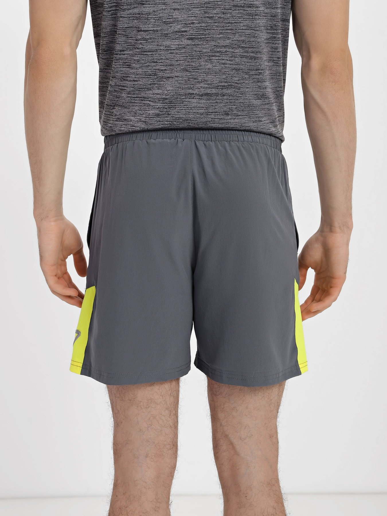 Шорты спортивные Gymshark модель GMSH013_сірий з жовтим Фото