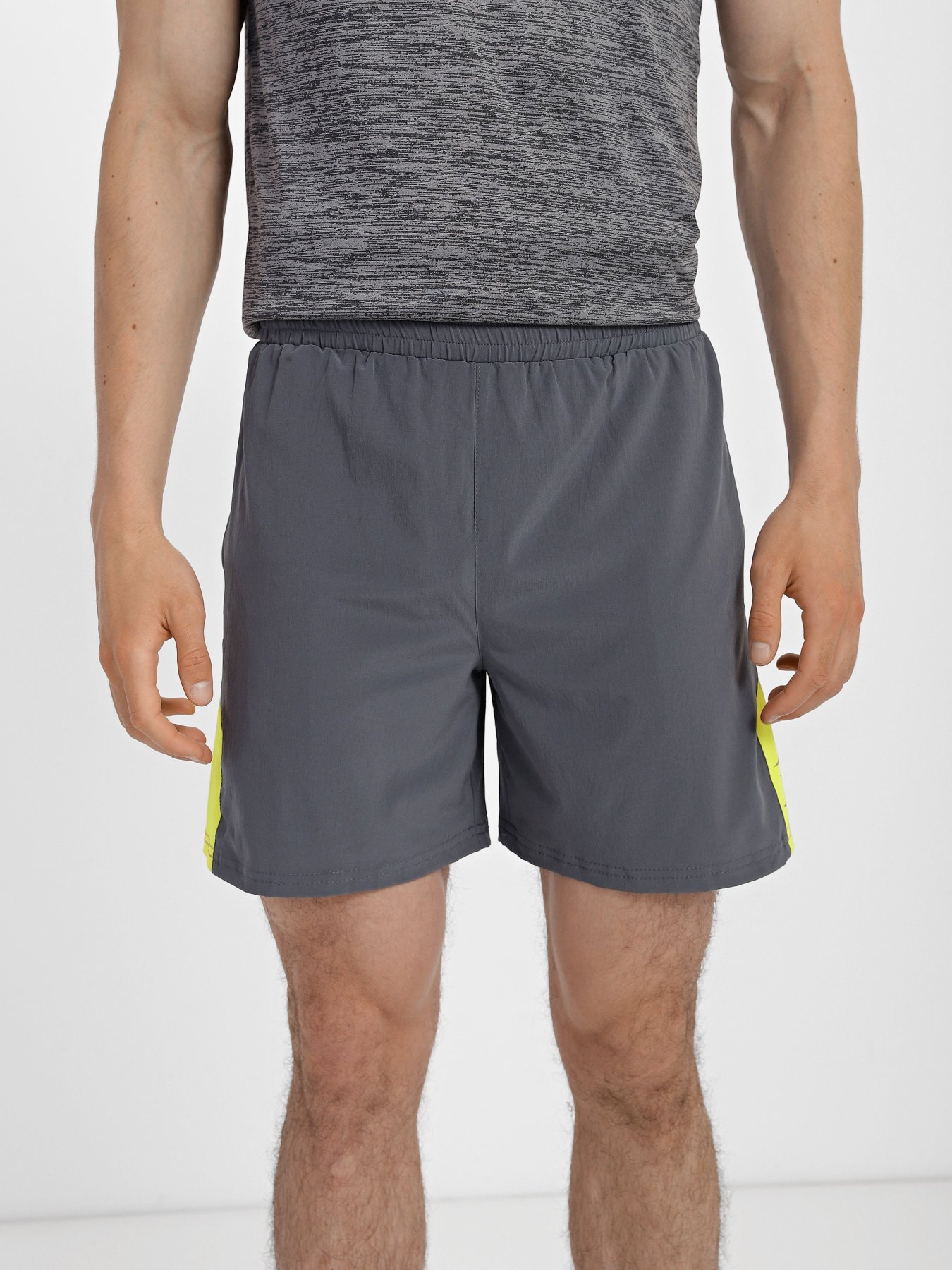 Шорты спортивные Gymshark модель GMSH013_сірий з жовтим Фото