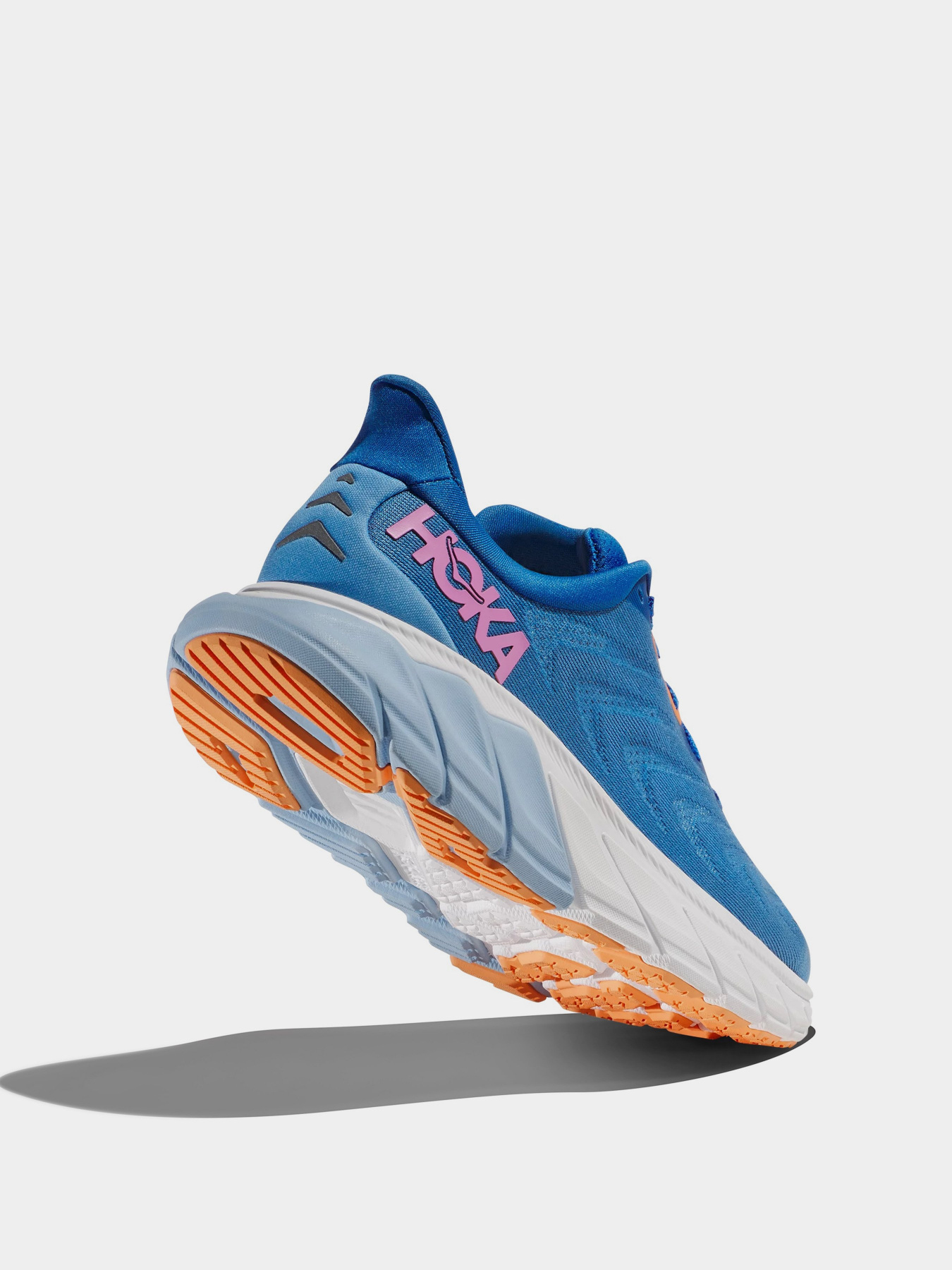 Кросівки для бігу HOKA Arahi 6 модель 1123195-AACS Фото