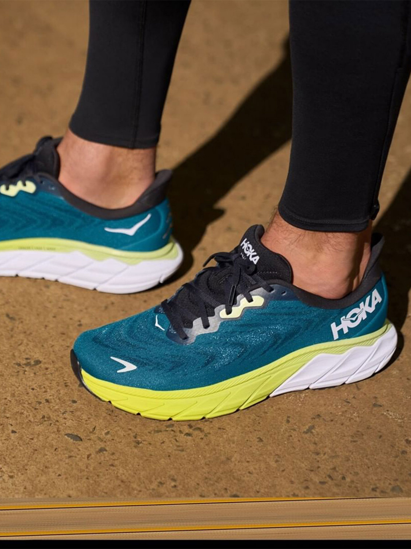 Кроссовки для бега HOKA Arahi 6 модель 1123194-BGBCR Фото