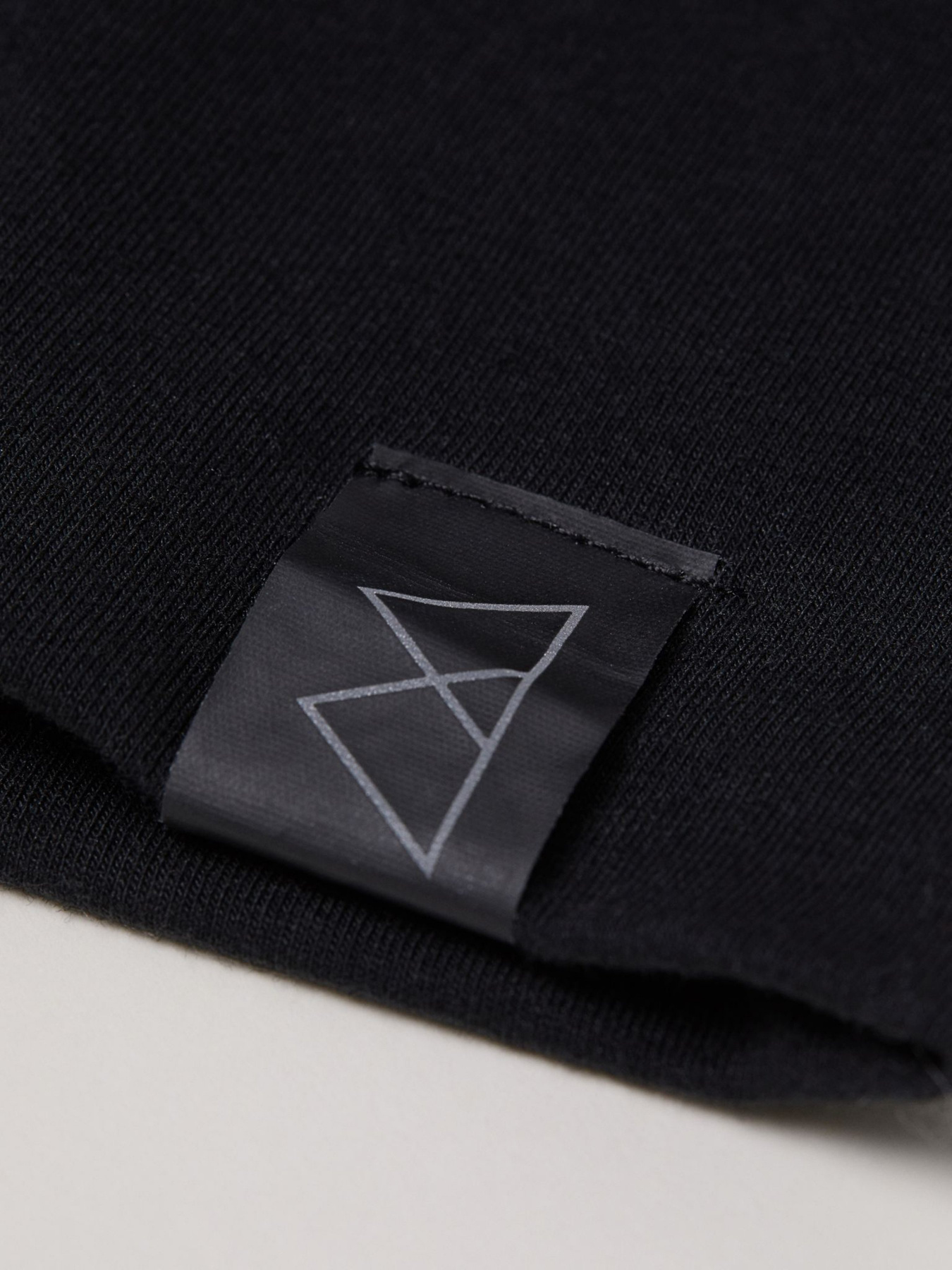 Шапка H&M модель 0342434_чорний Фото