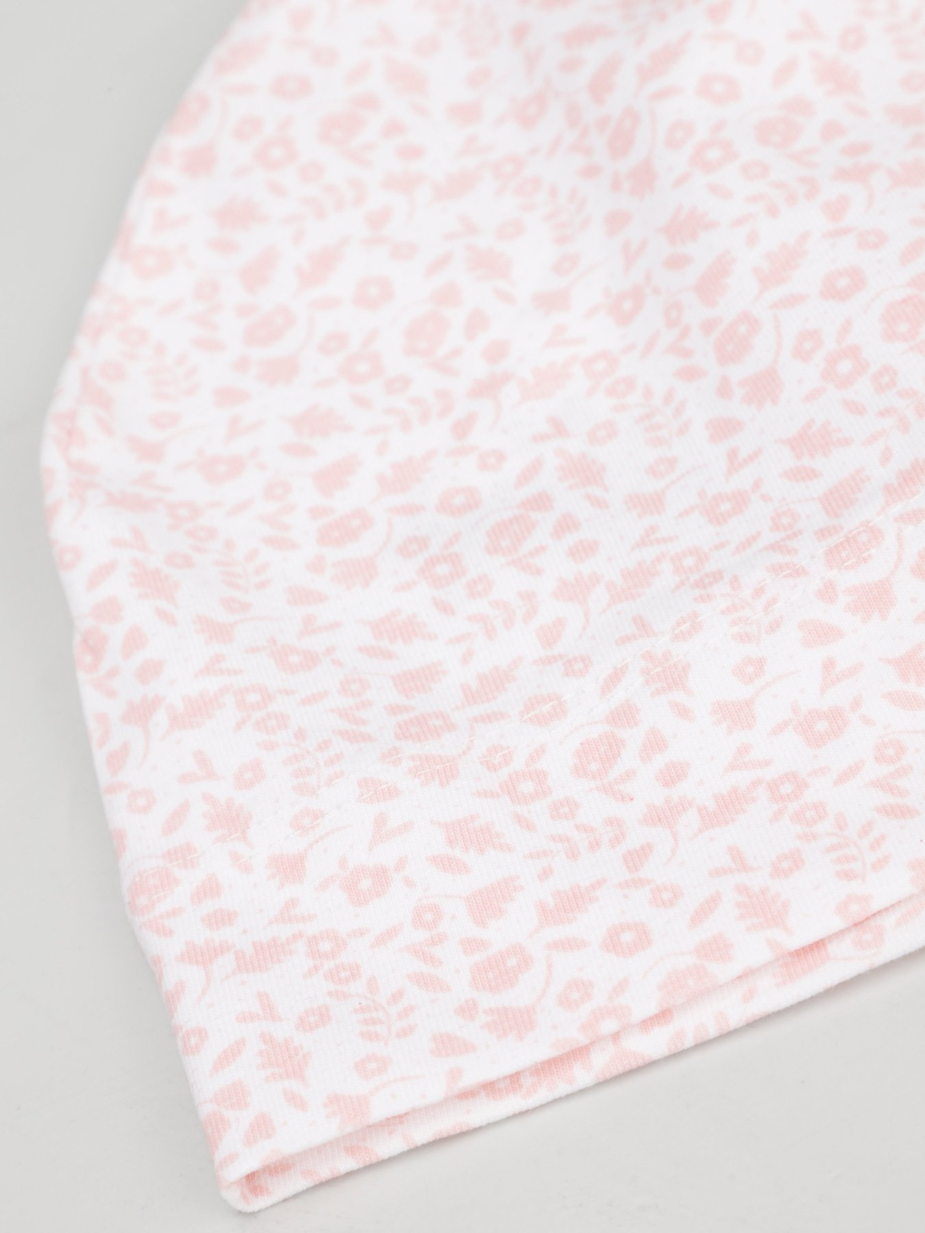 Шапка H&M модель 0825744_білий з персиковим Фото