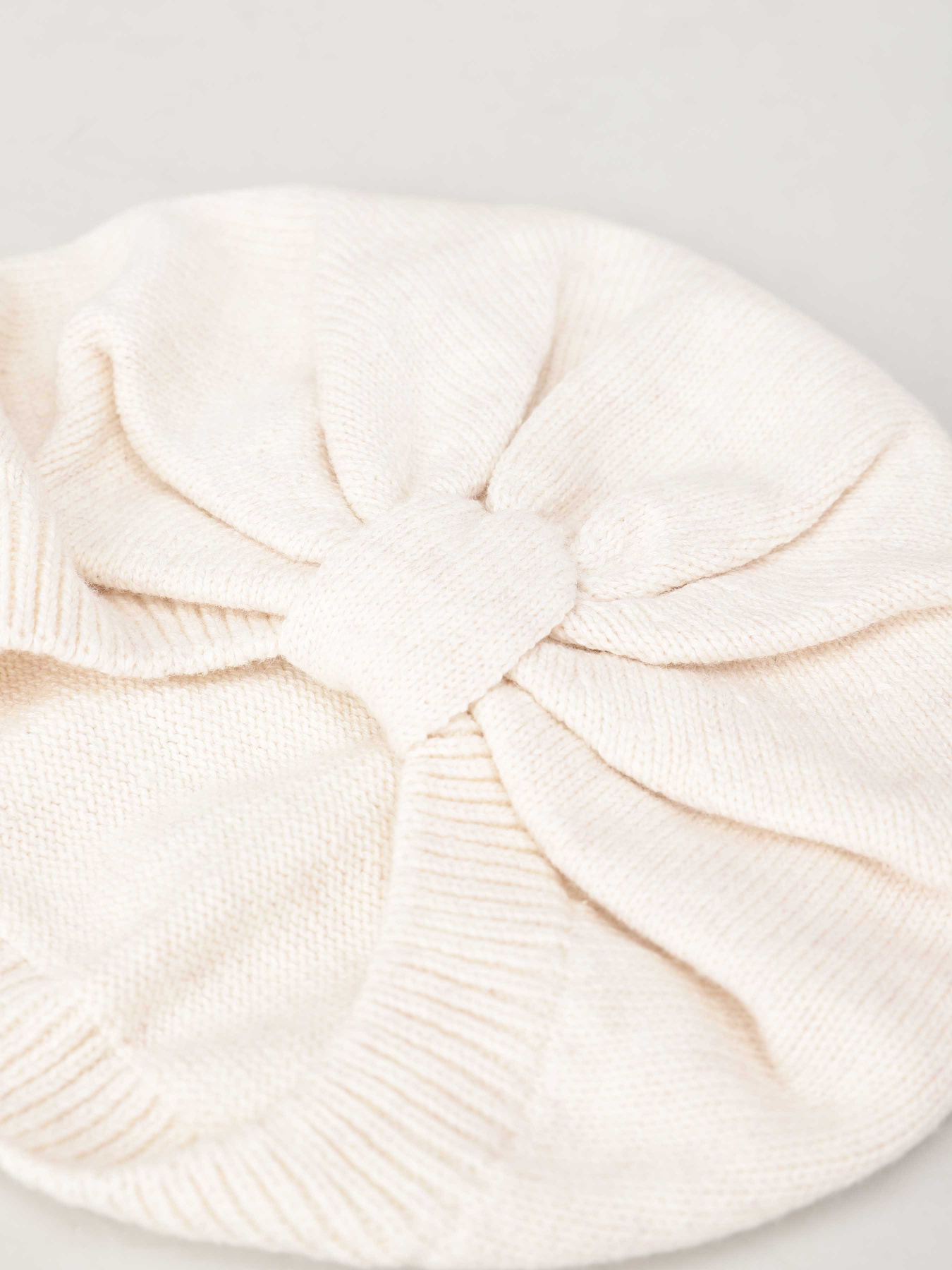 Шапка H&M модель 0871495_с.бежевий Фото